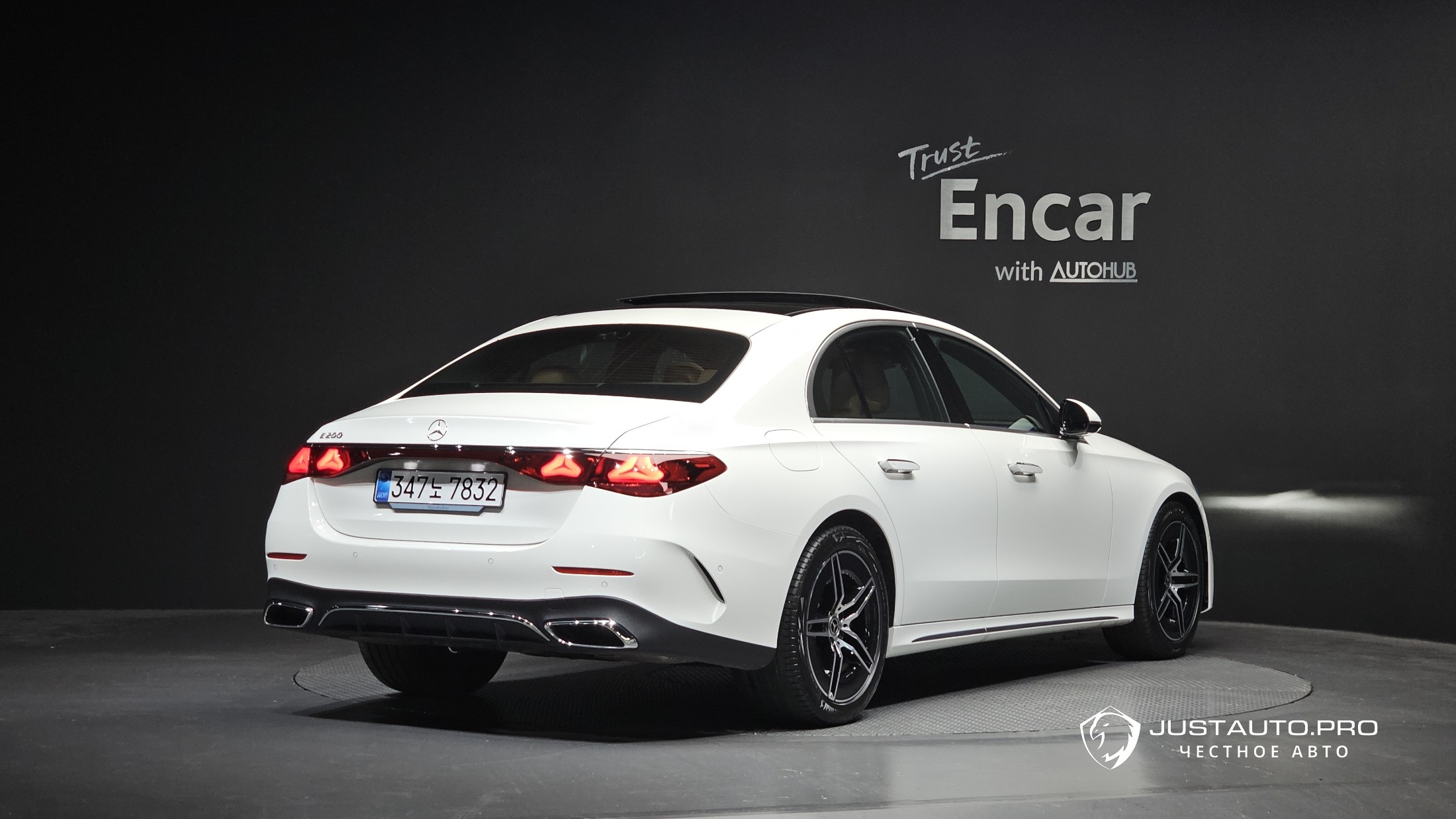 Автомобиль Mercedes-Benz E-Class