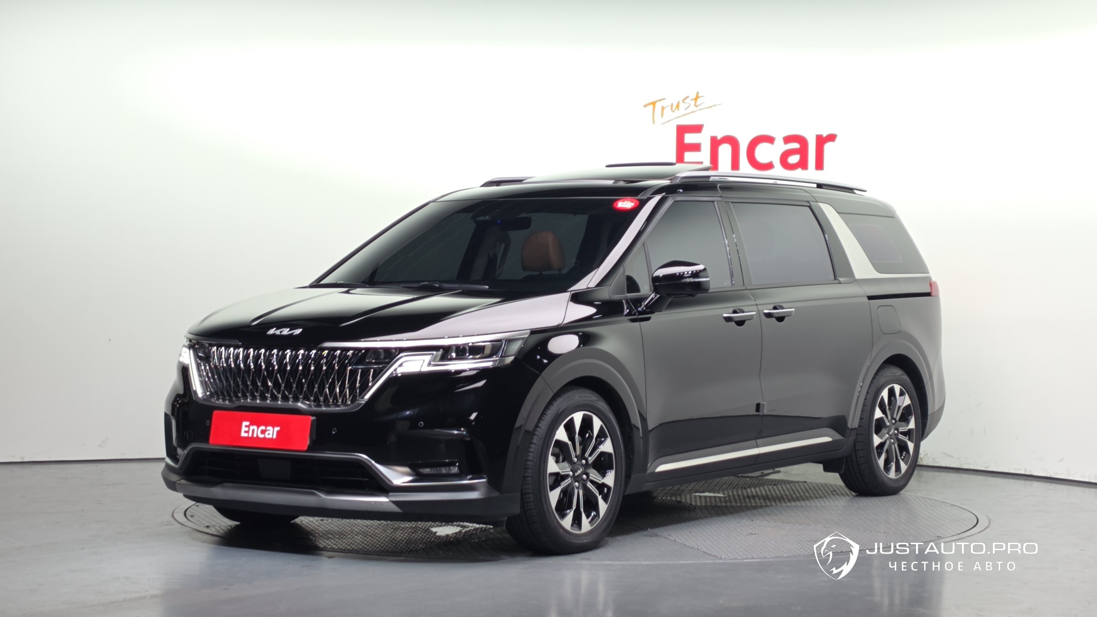 Автомобиль Kia Canival