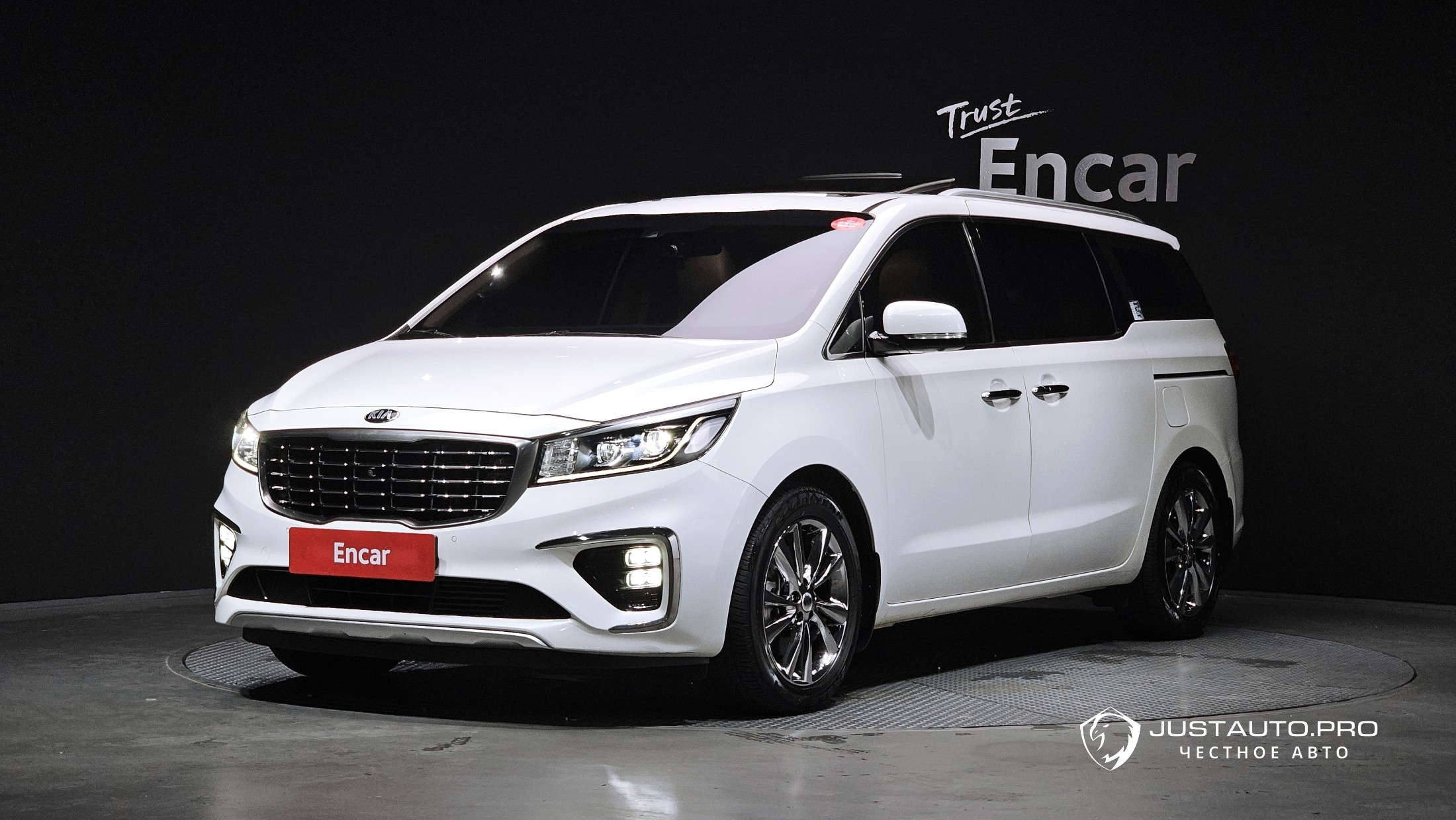 Автомобиль Kia Canival