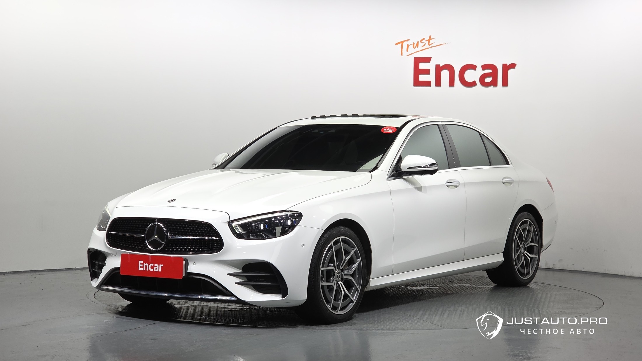 Автомобиль Mercedes-Benz E-Class