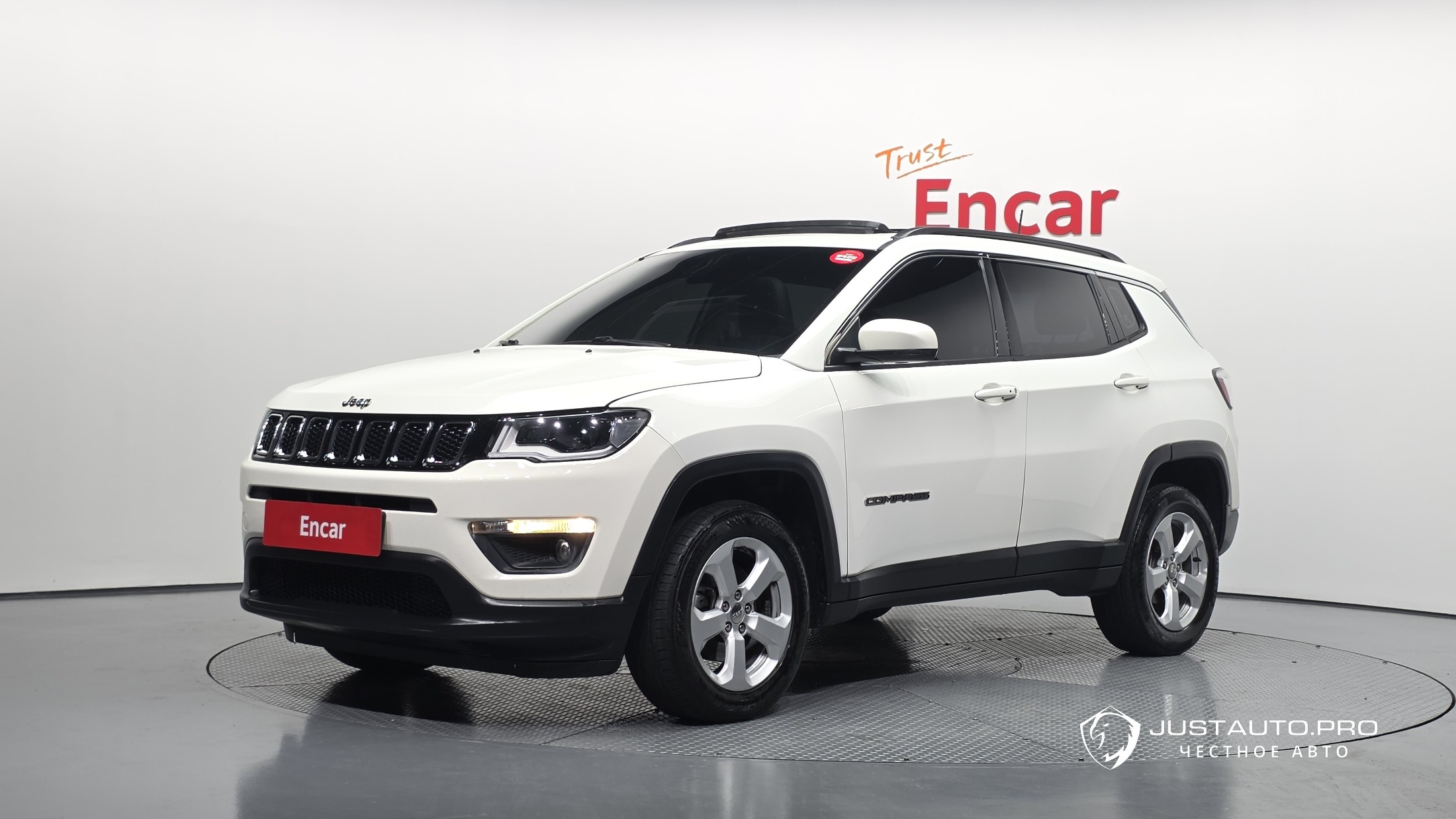 Автомобиль Jeep Compass