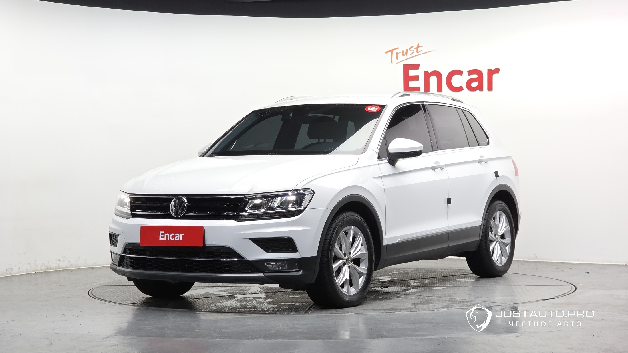Автомобиль Volkswagen Tiguan