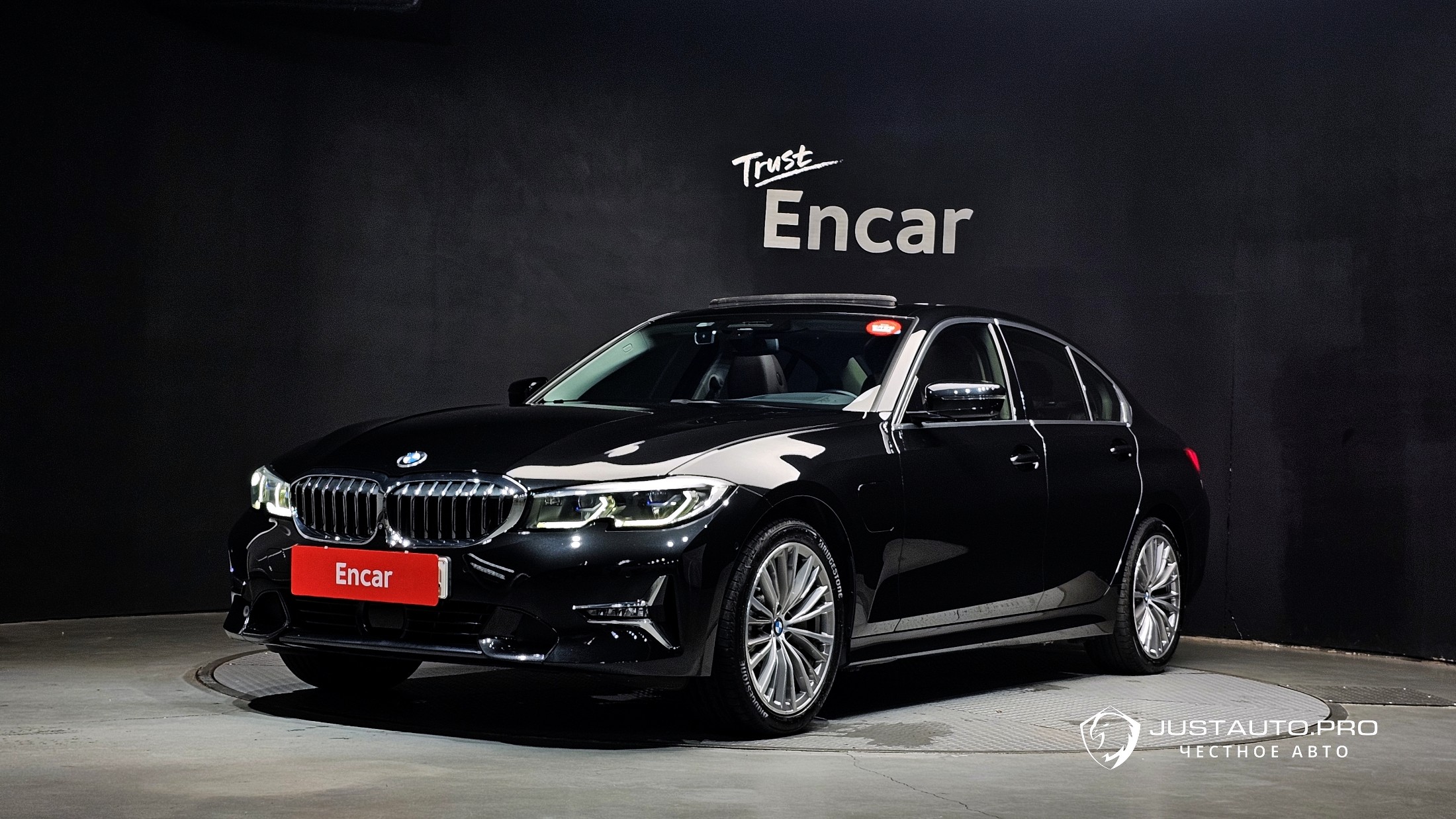 Автомобиль BMW 3-Series