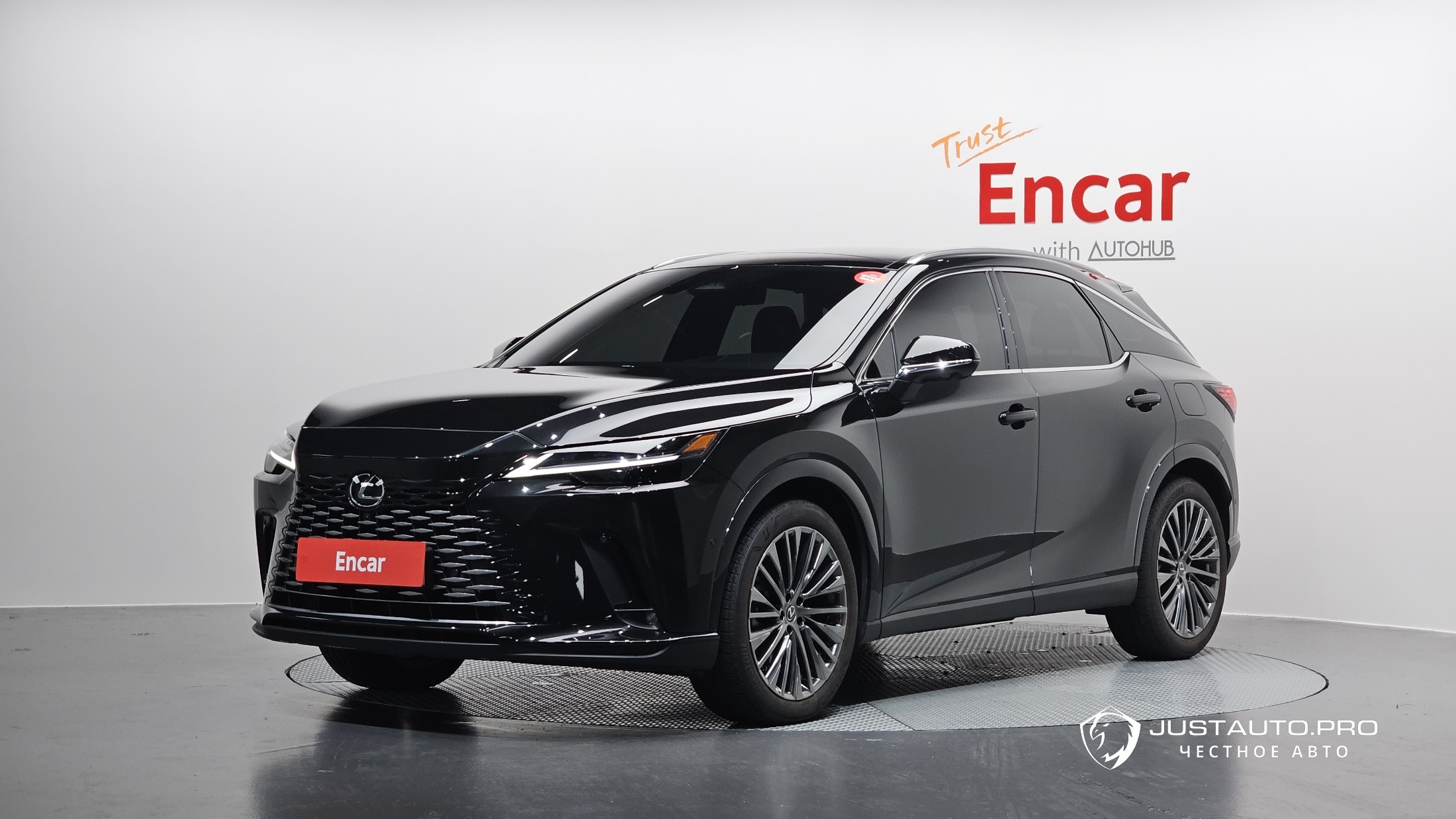 Автомобиль Lexus RX