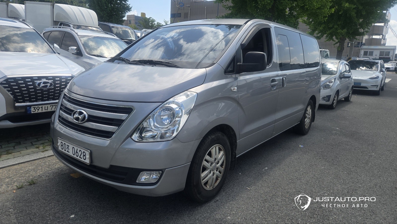 Автомобиль Hyundai Starex