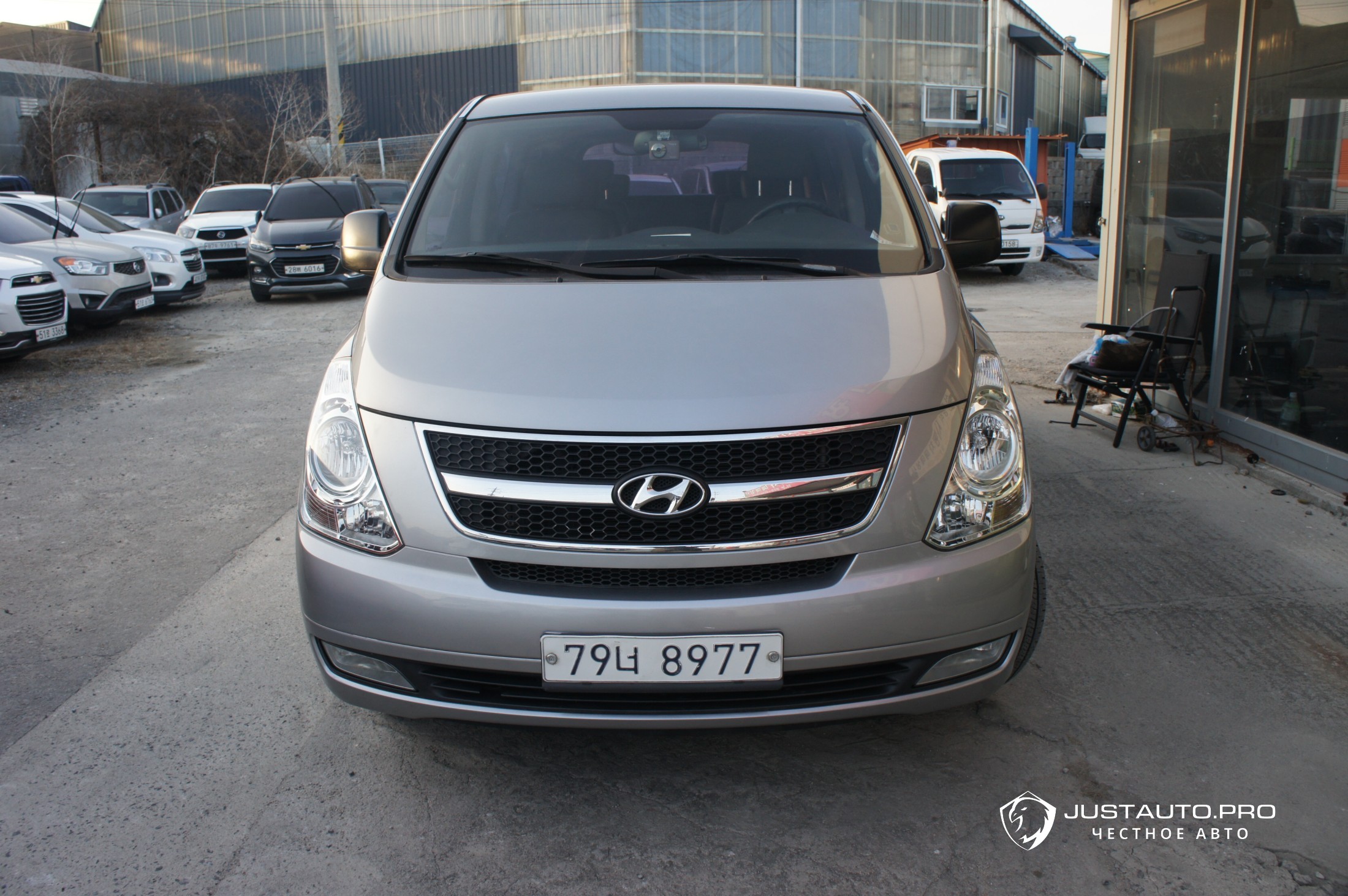 Автомобиль Hyundai Starex