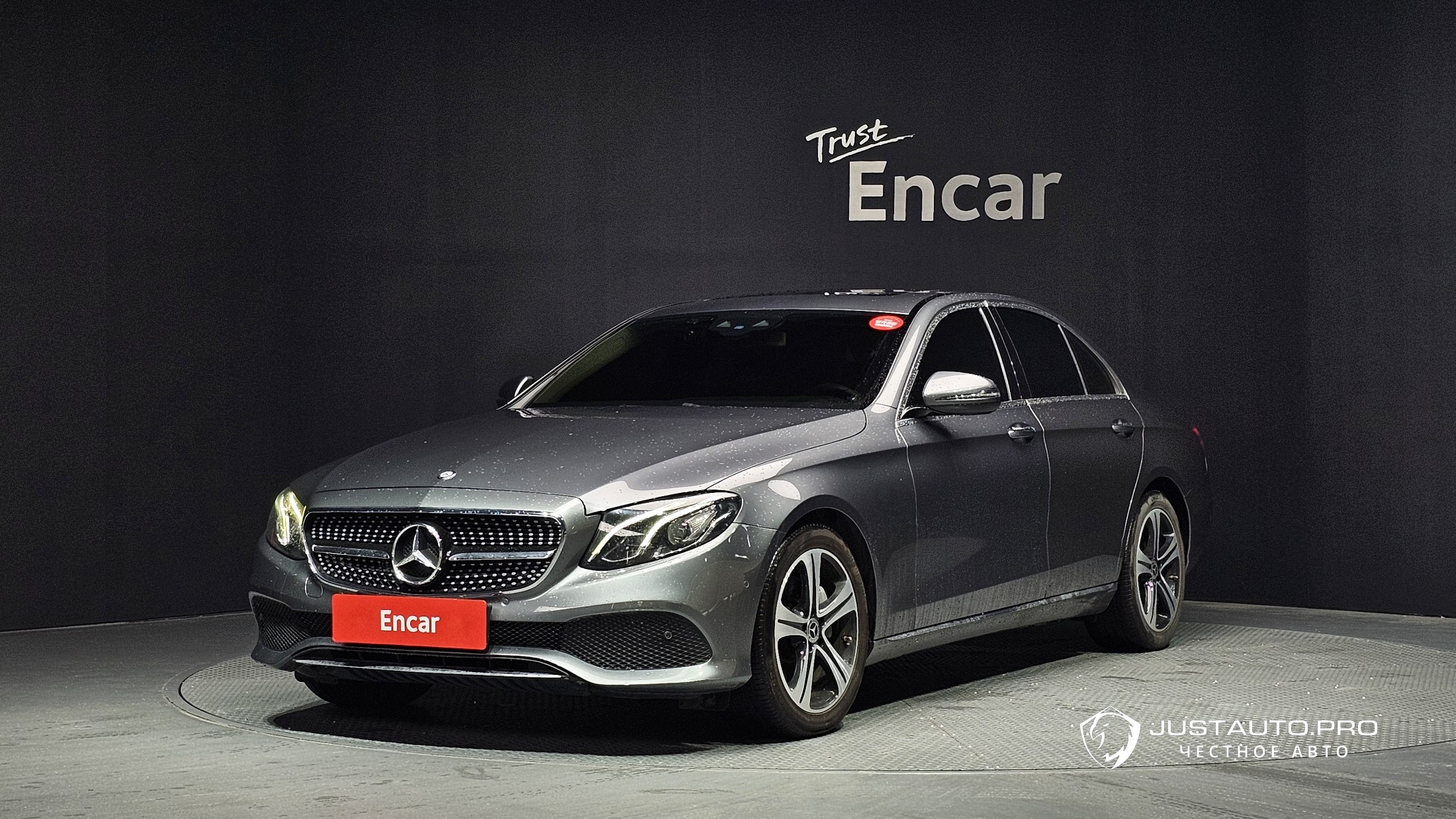 Автомобиль Mercedes-Benz E-Class