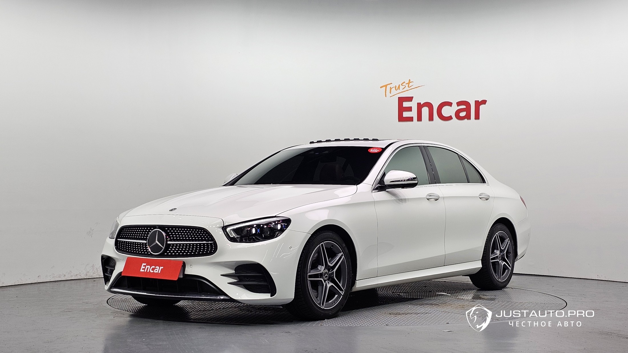 Автомобиль Mercedes-Benz E-Class