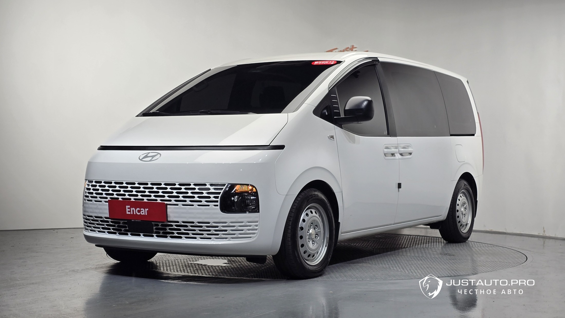Автомобиль Hyundai Staria