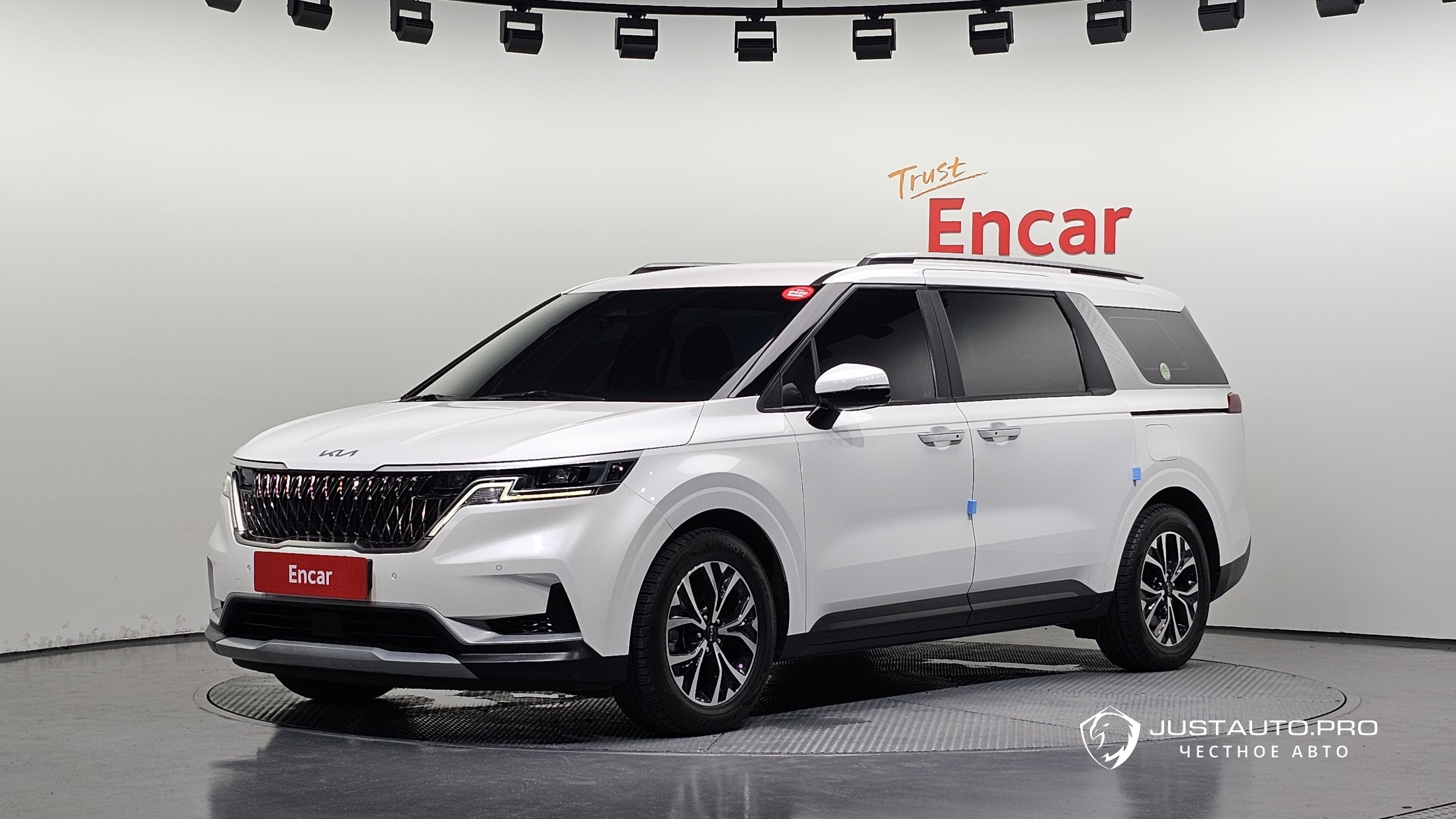 Автомобиль Kia Canival