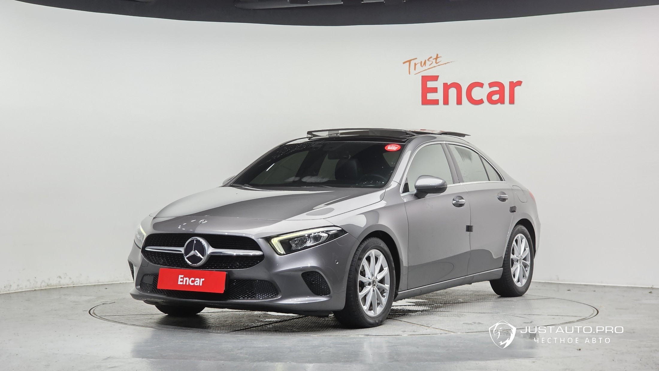 Автомобиль Mercedes-Benz A-Class