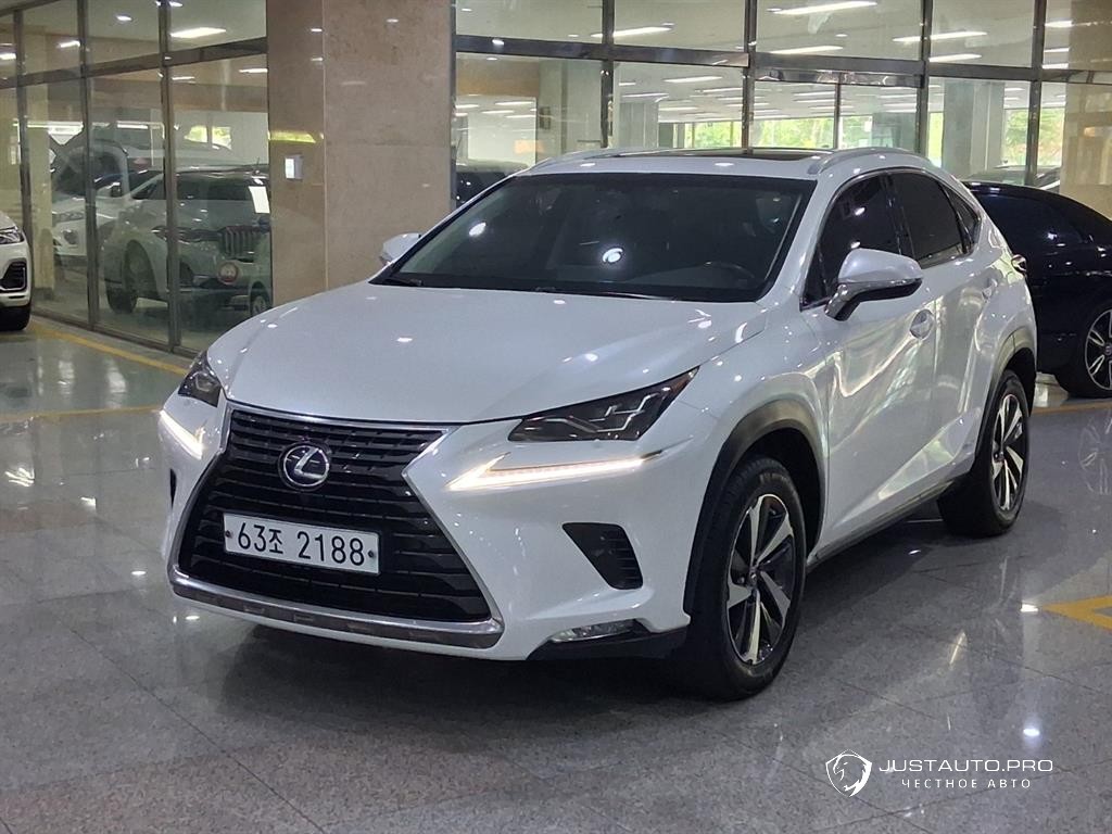Автомобиль Lexus NX