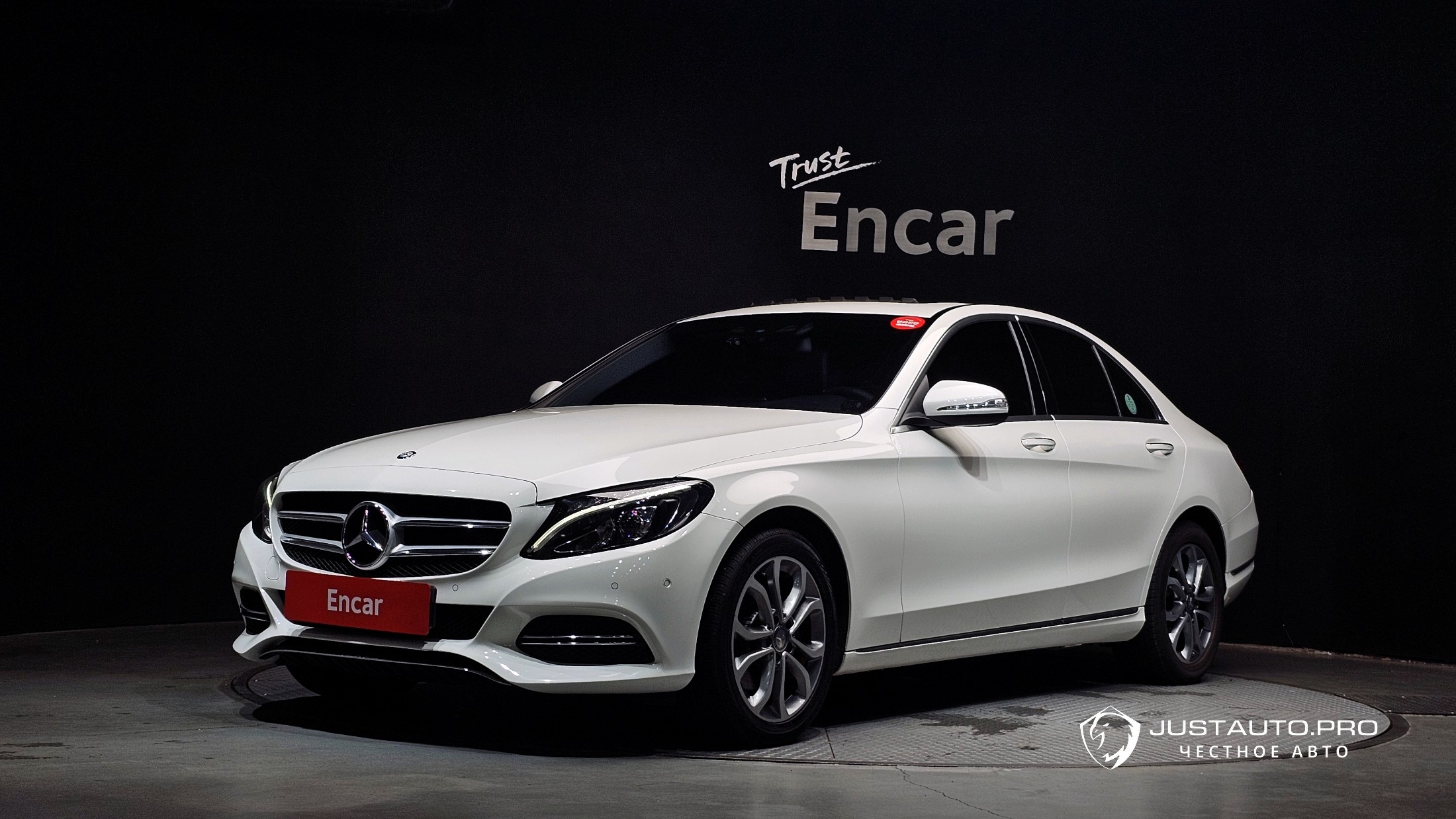 Автомобиль Mercedes-Benz C-Class