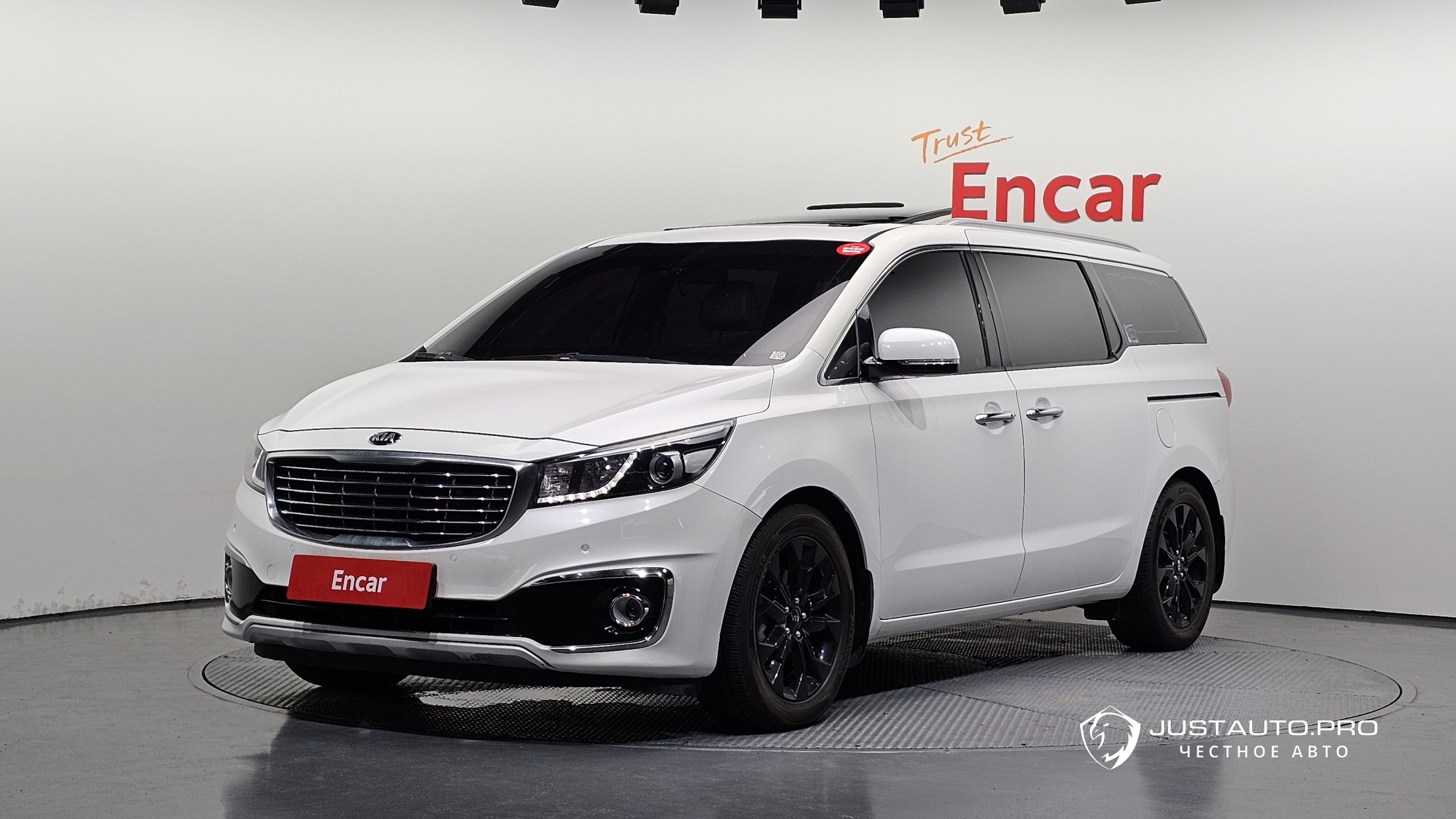 Автомобиль Kia Canival