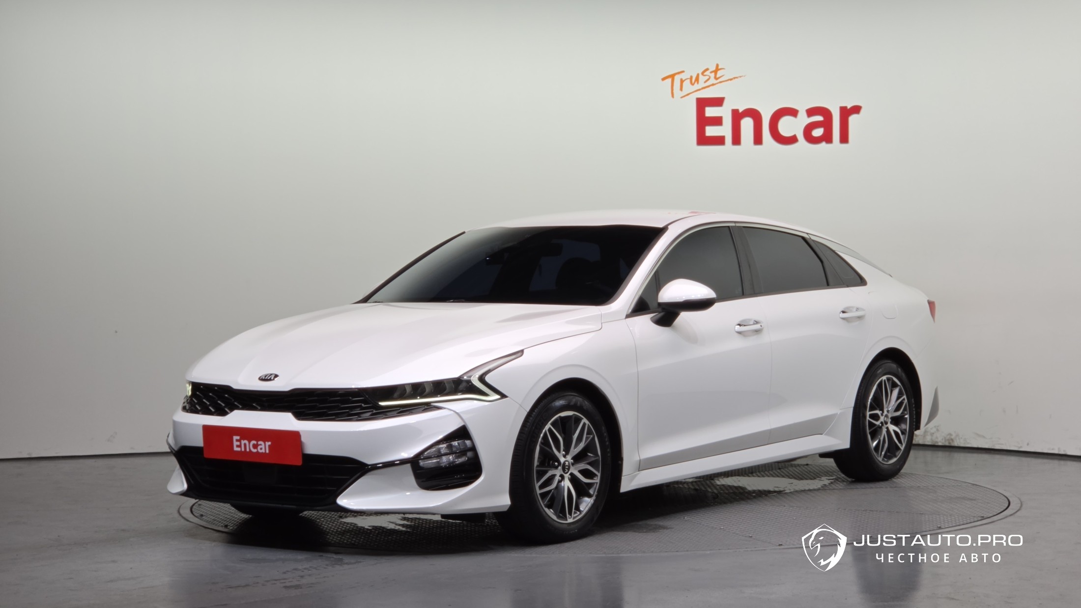 Автомобиль Kia K5