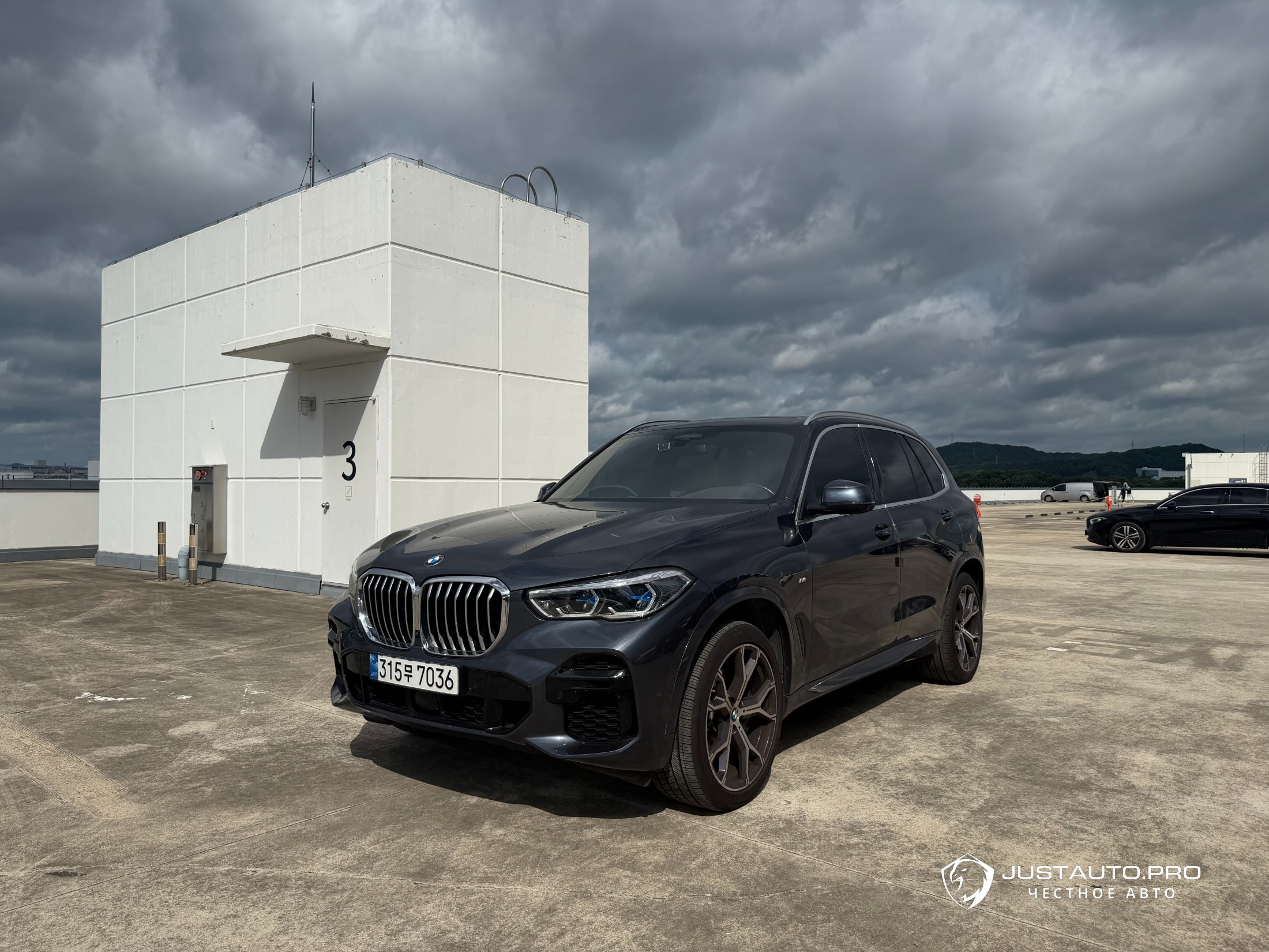 Автомобиль BMW X5