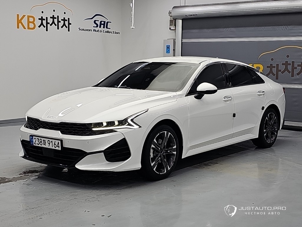 Автомобиль Kia K5