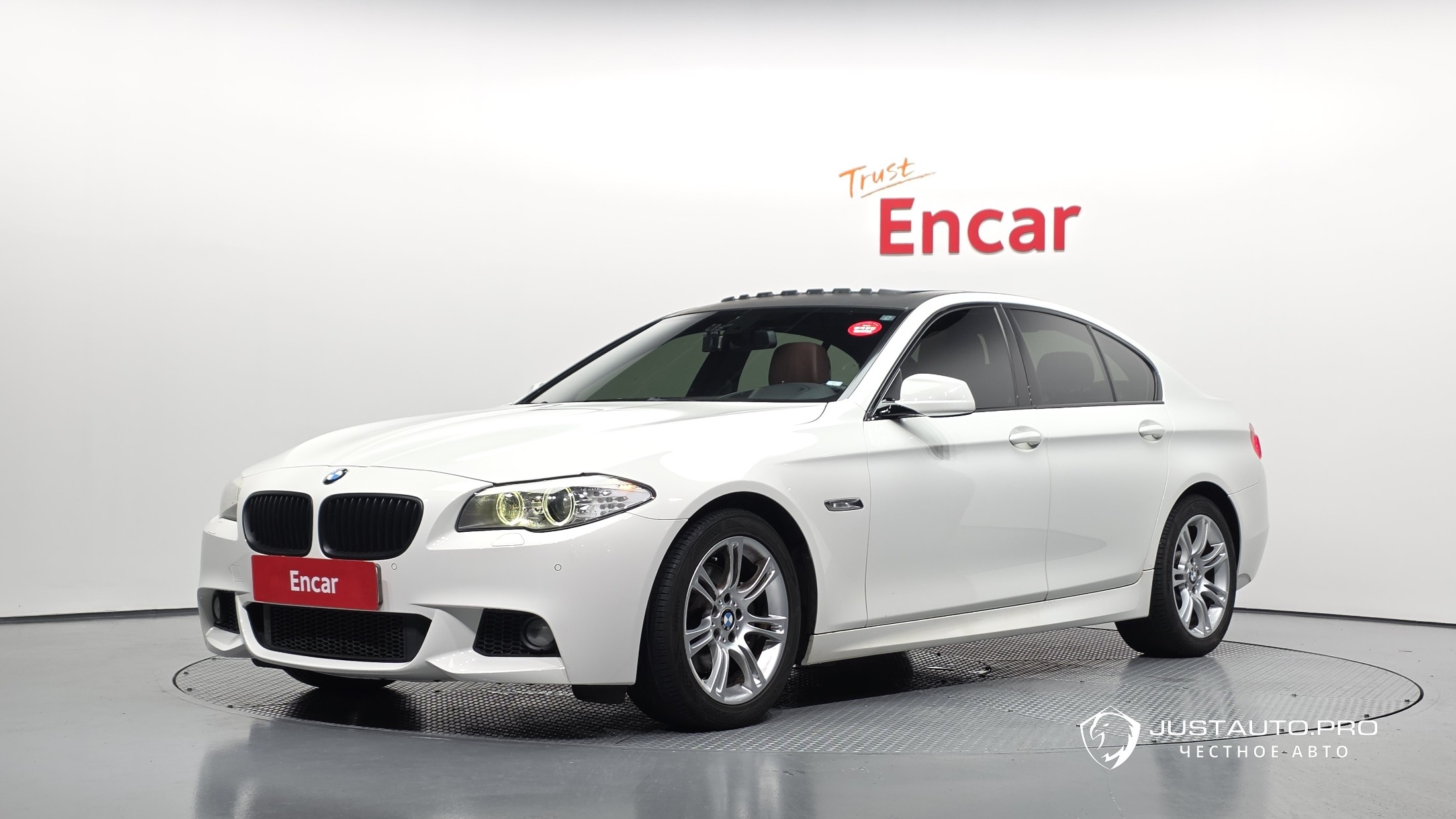 Автомобиль BMW 5-Series