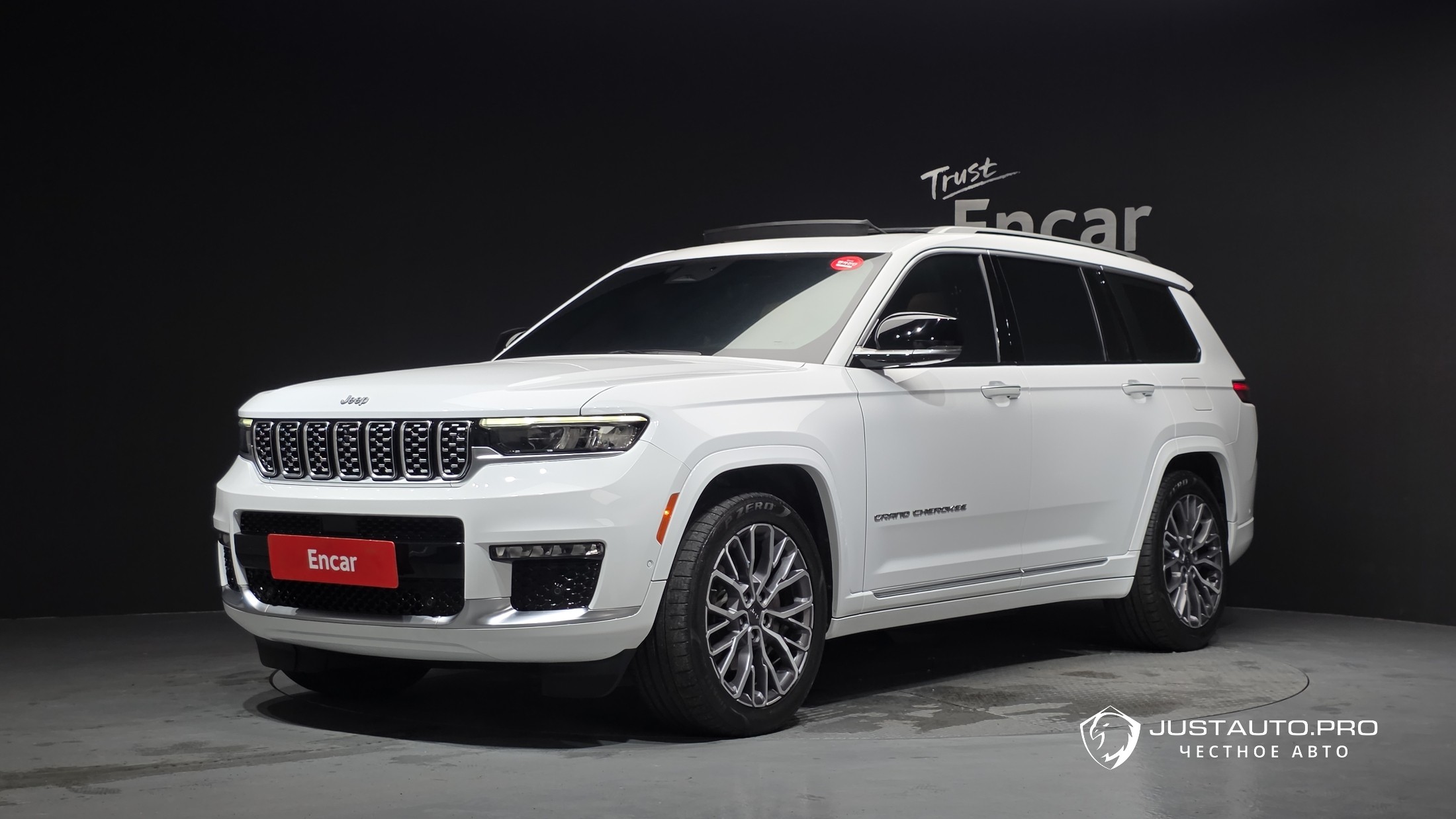 Автомобиль Jeep Cherokee