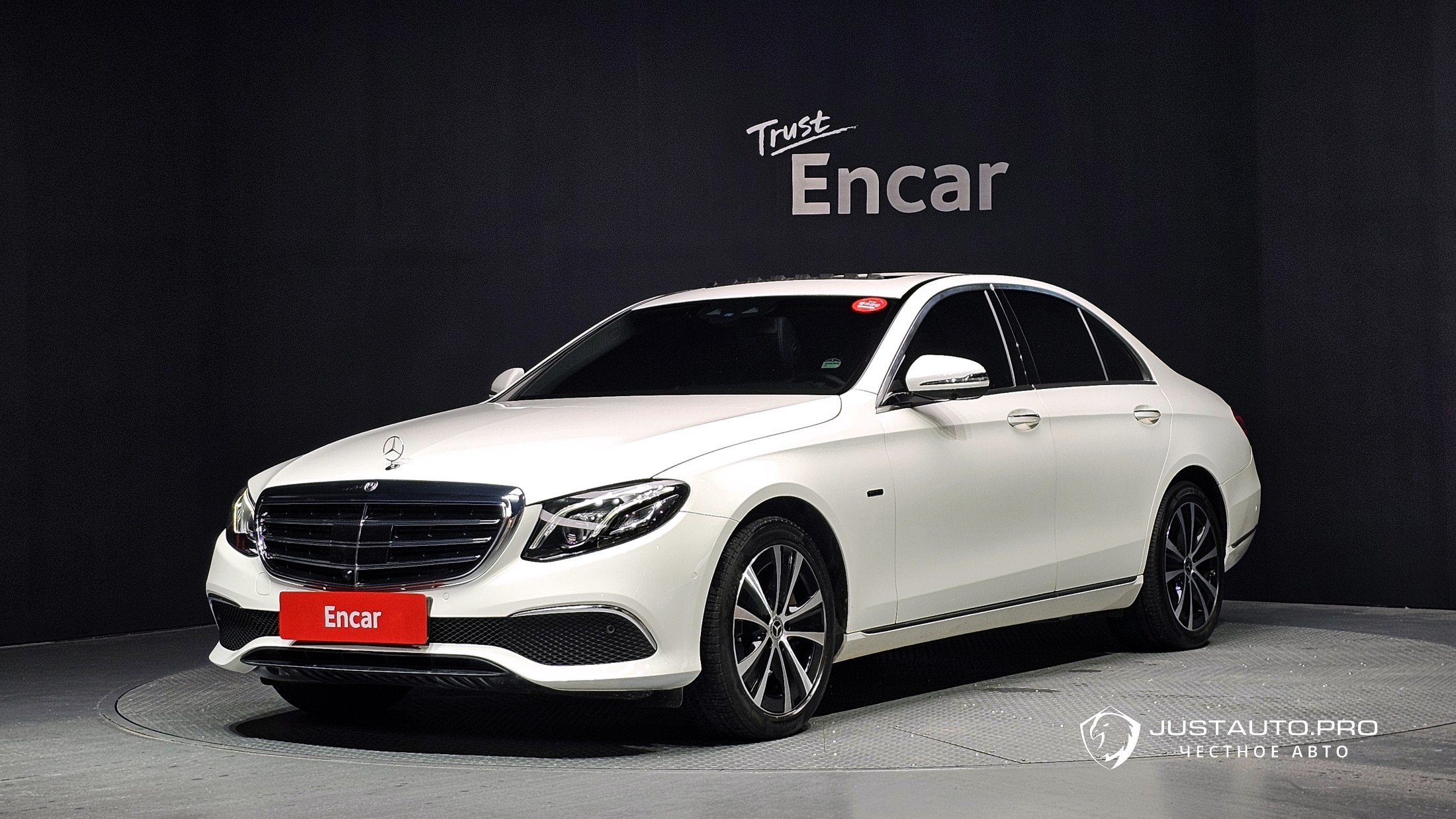 Автомобиль Mercedes-Benz E-Class