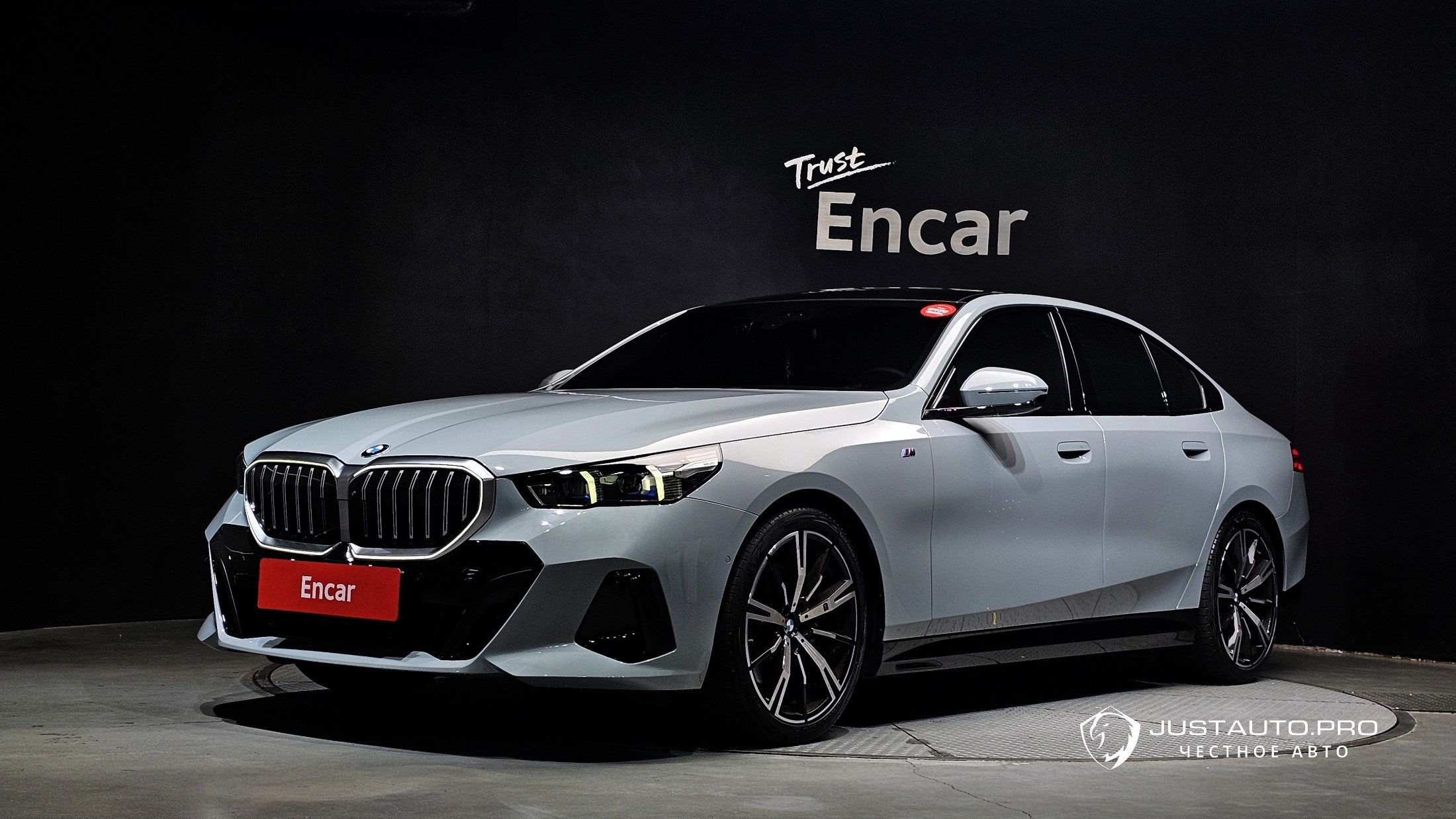 Автомобиль BMW 5-Series