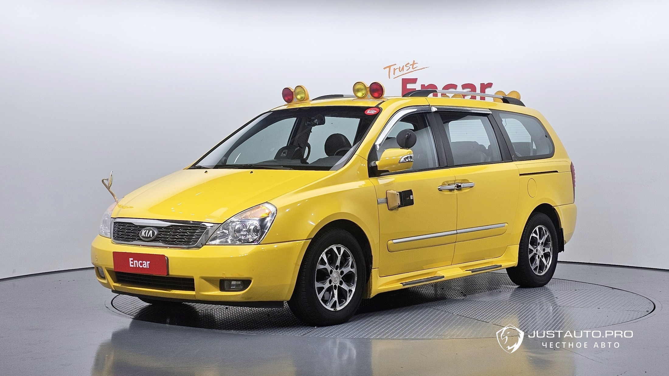 Автомобиль Kia Canival