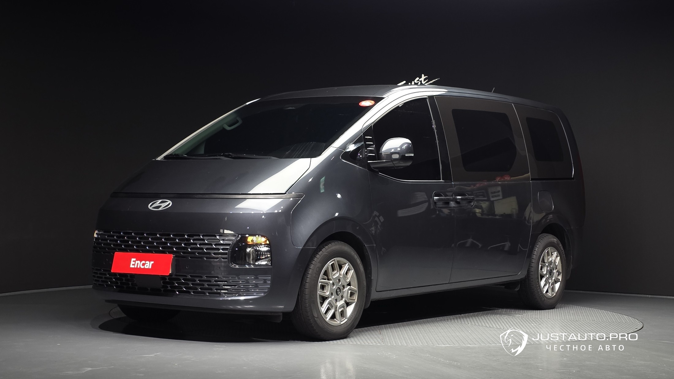 Автомобиль Hyundai Staria