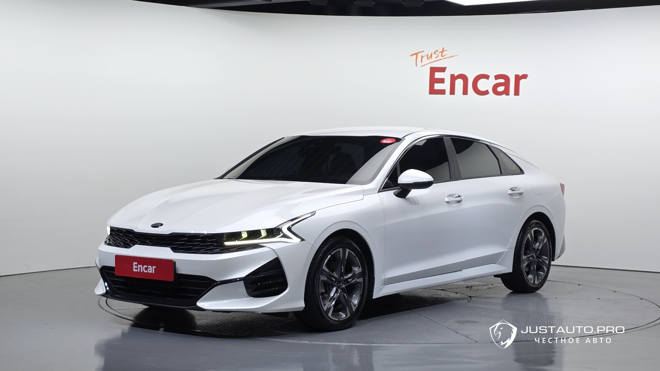 Автомобиль Kia K5