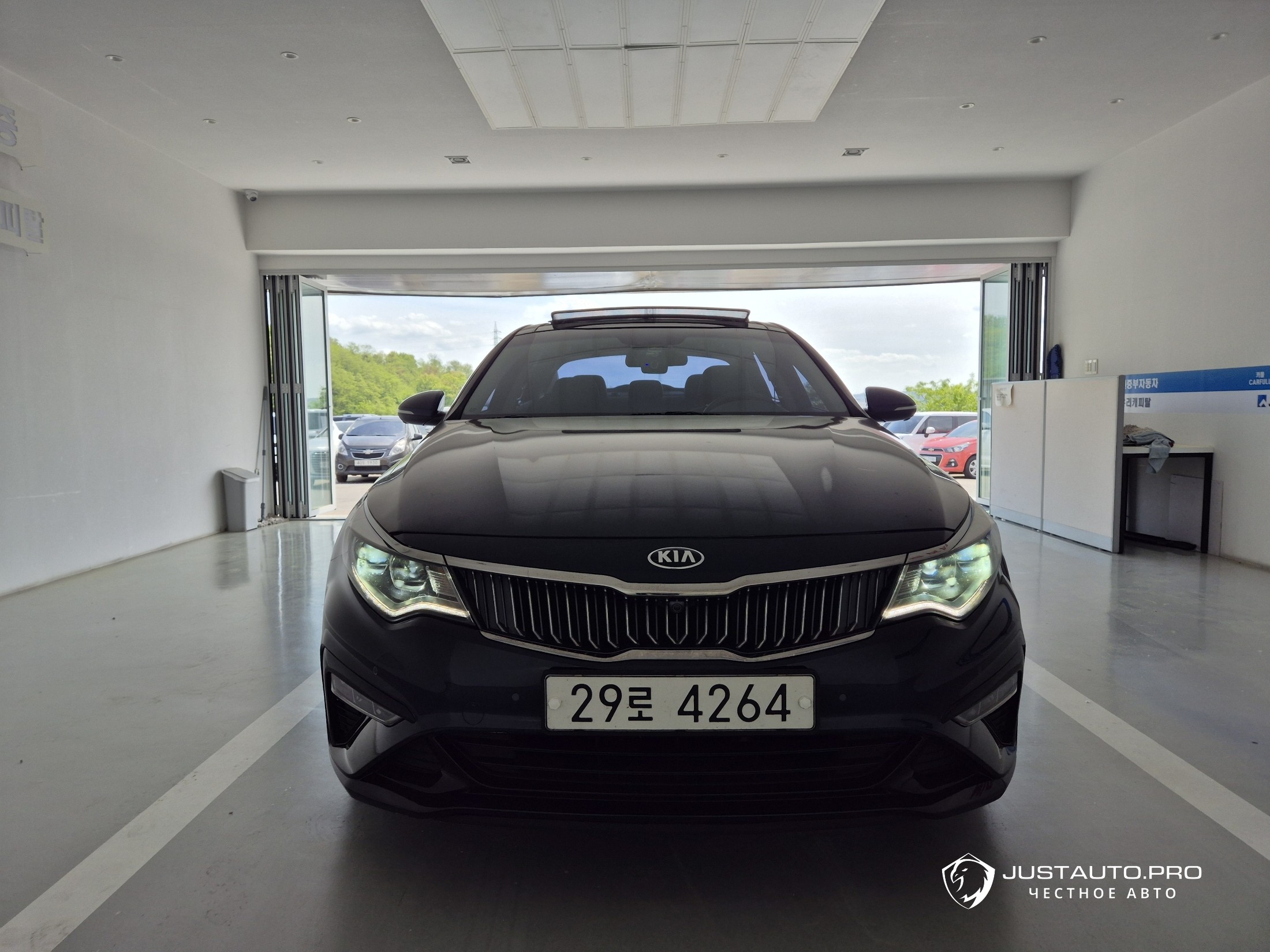 Автомобиль Kia K5