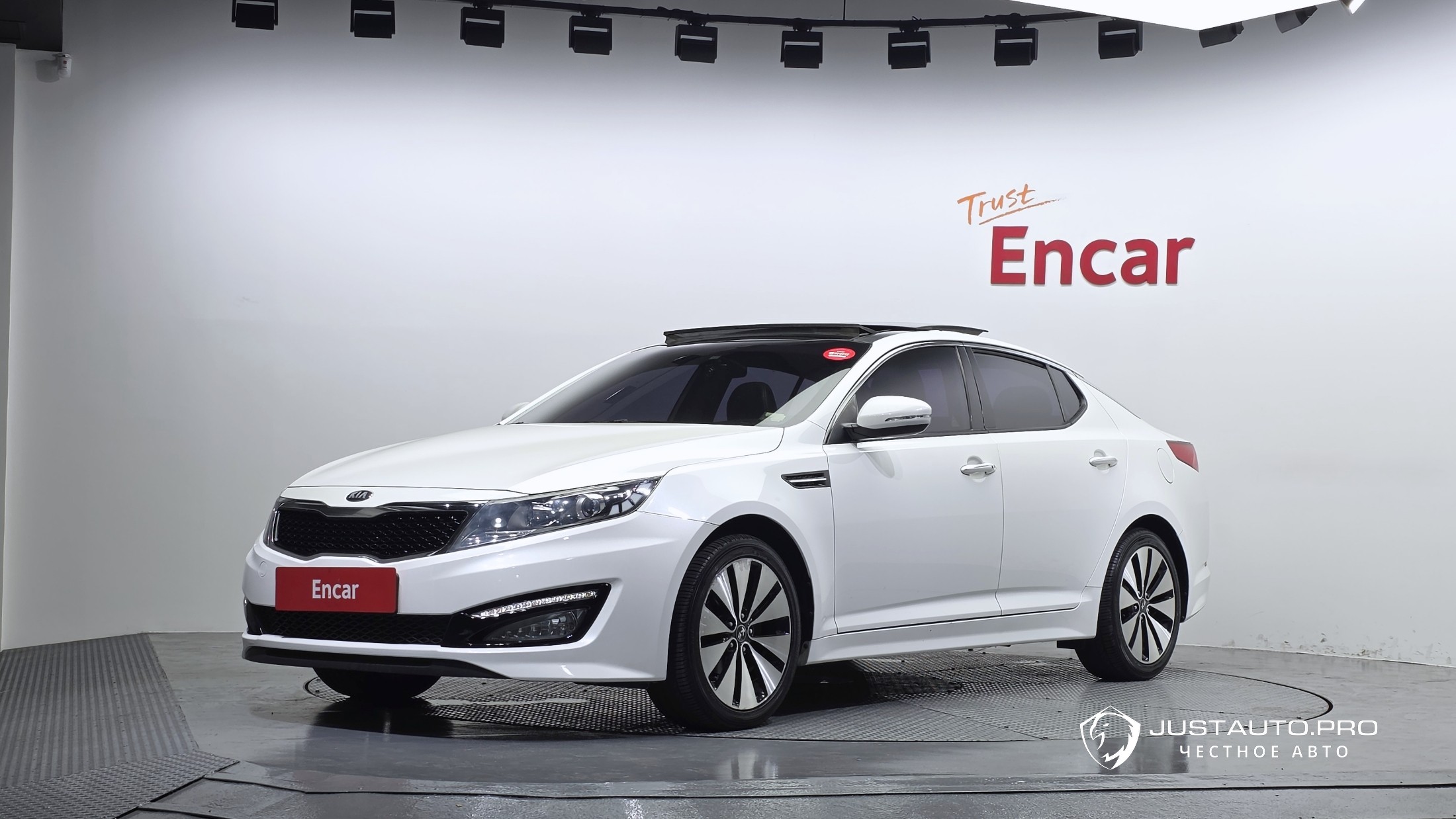 Автомобиль Kia K5