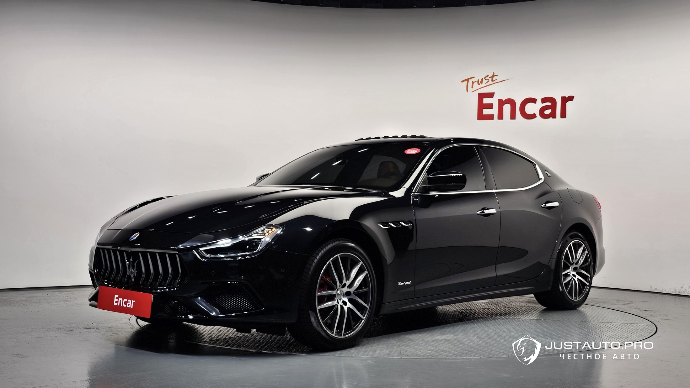 Автомобиль Maserati Ghibli