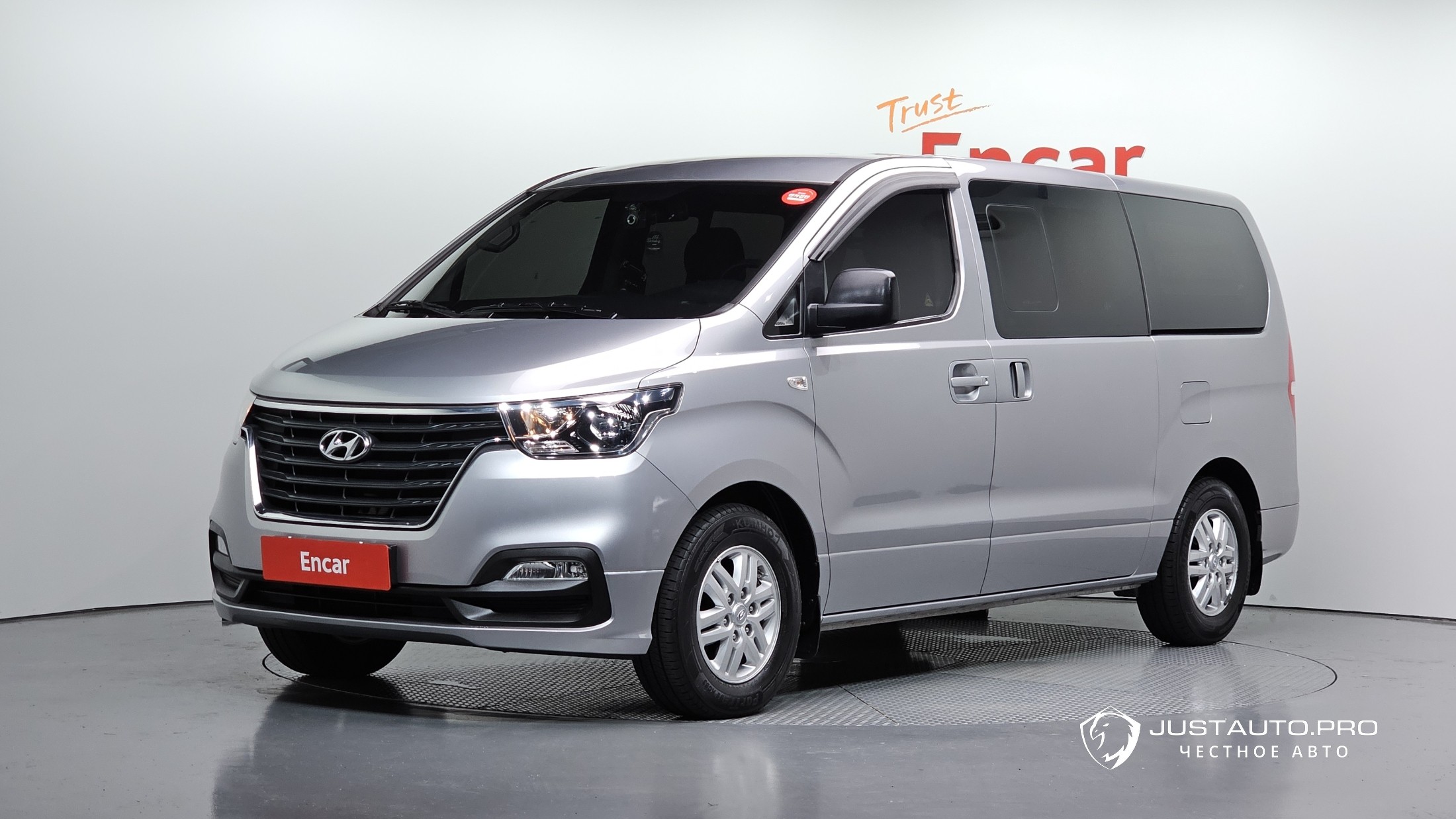 Автомобиль Hyundai Starex