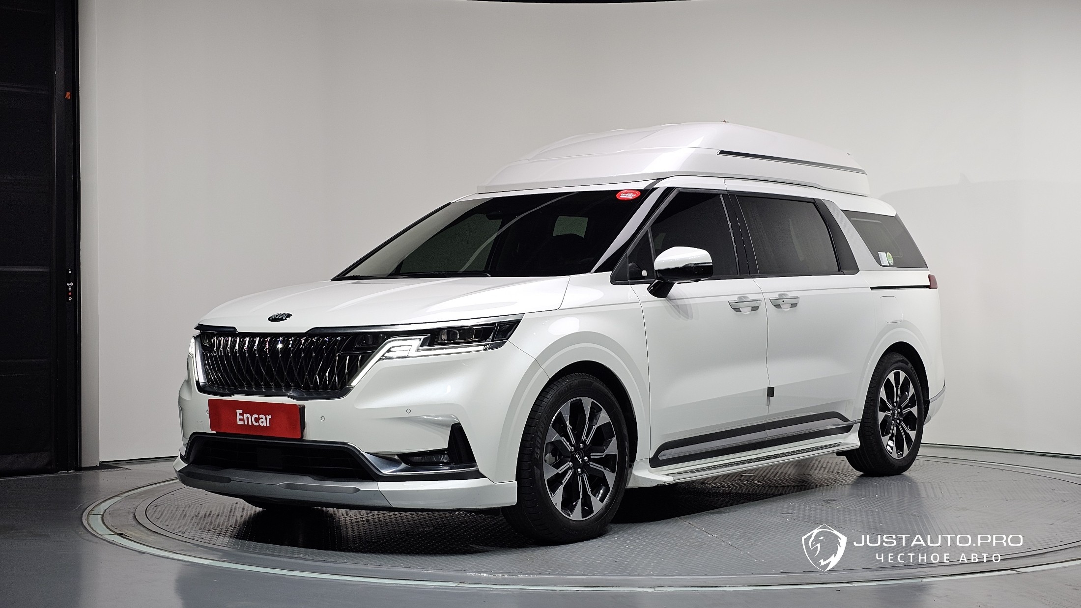 Автомобиль Kia Canival