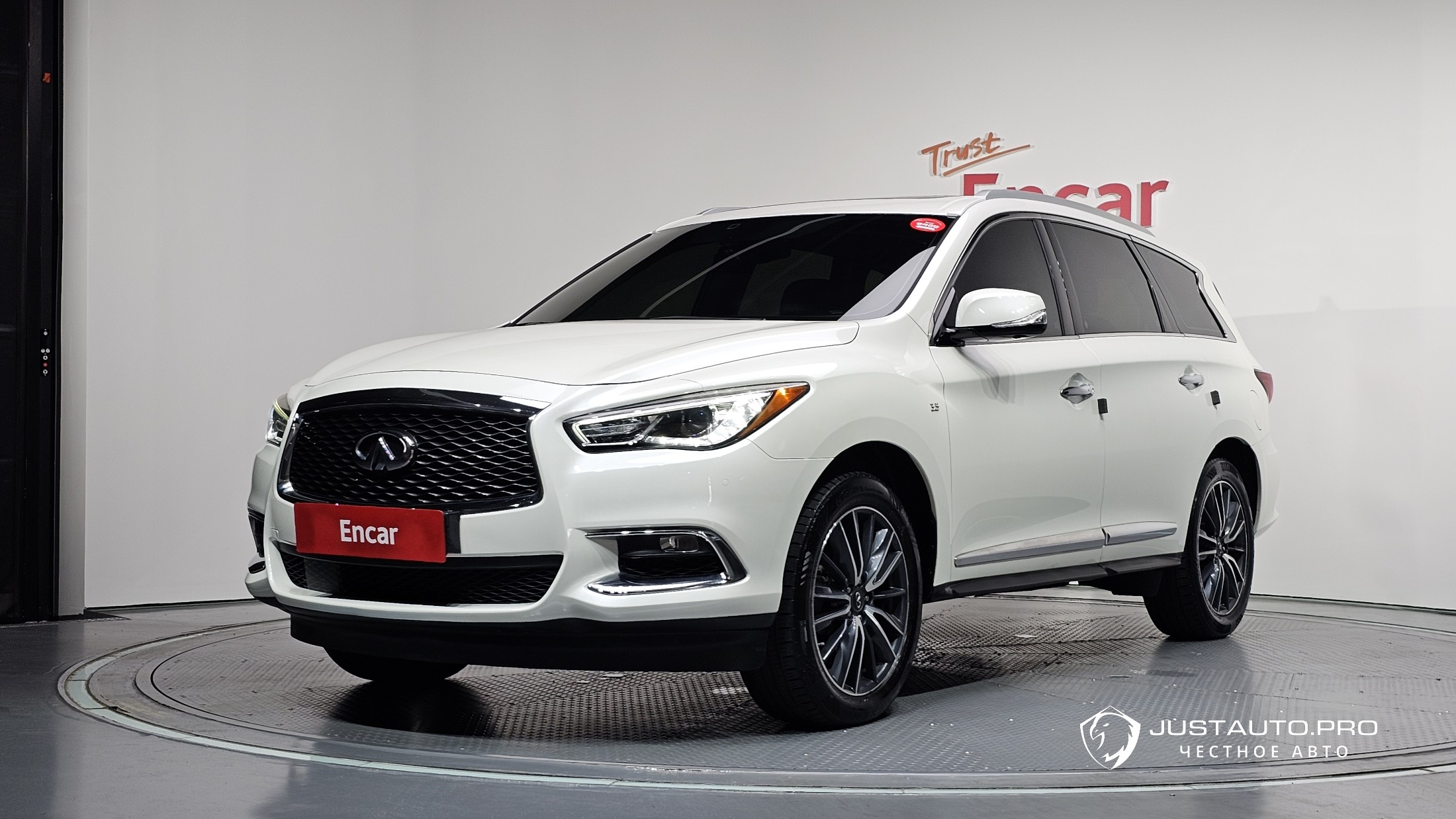 Автомобиль Infiniti QX60