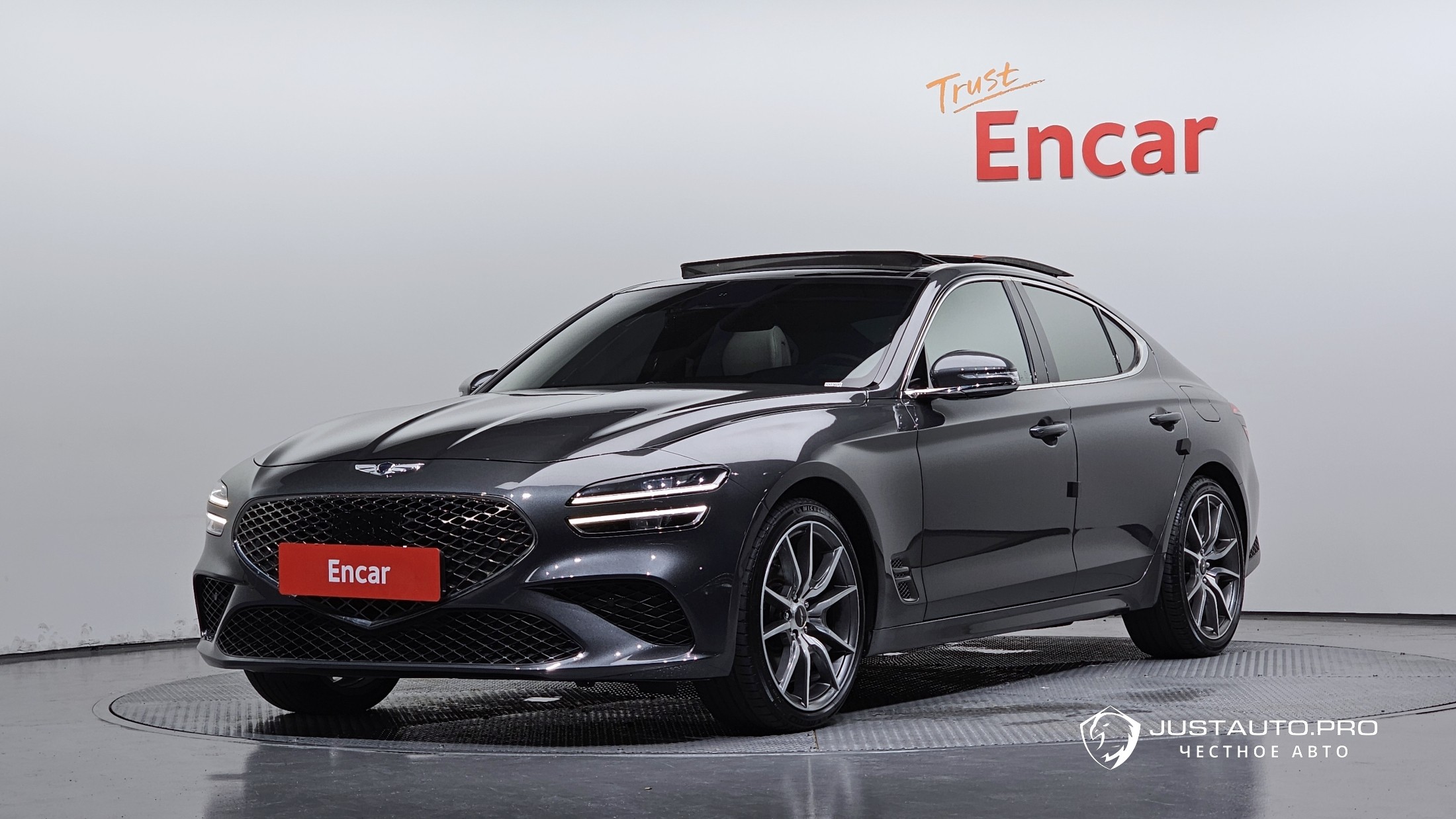 Автомобиль Genesis G70