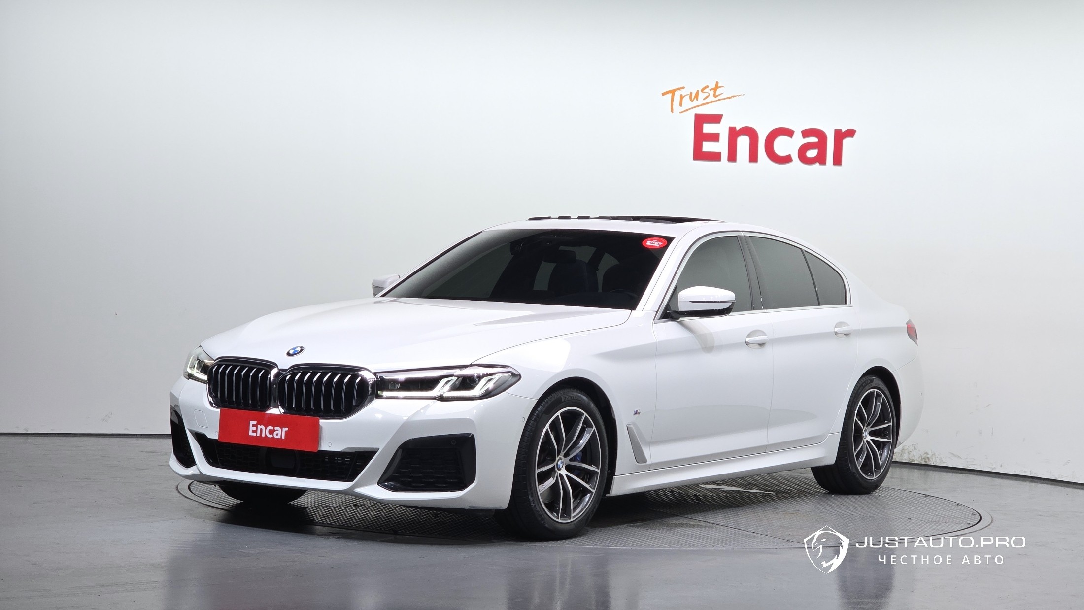 Автомобиль BMW 5-Series