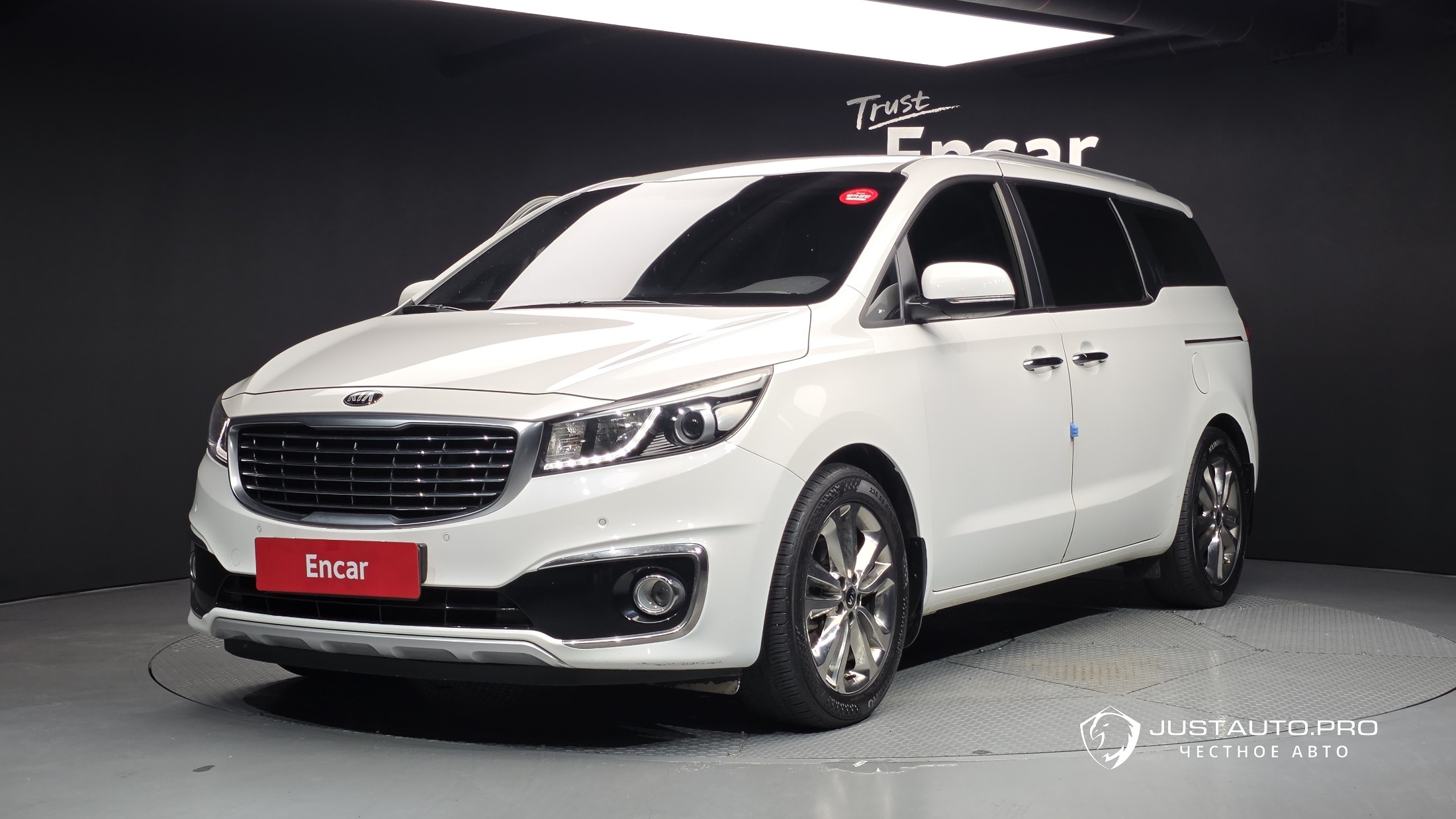 Автомобиль Kia Canival