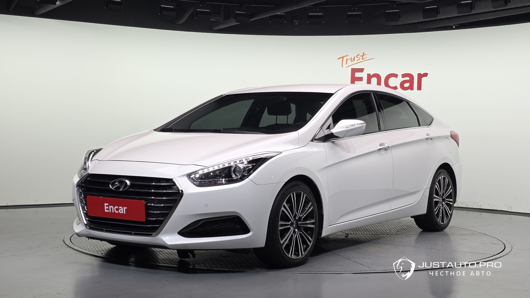 Автомобиль Hyundai i40