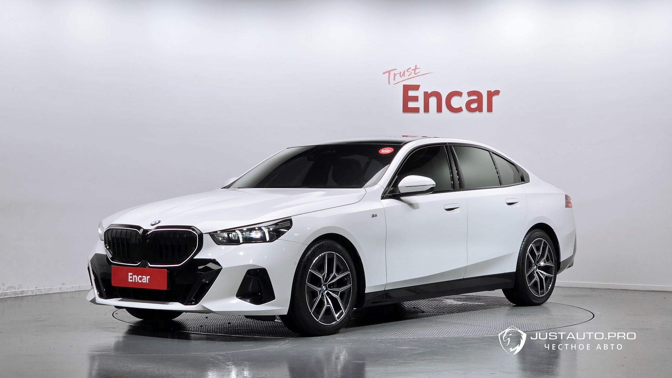 Автомобиль BMW 5-Series
