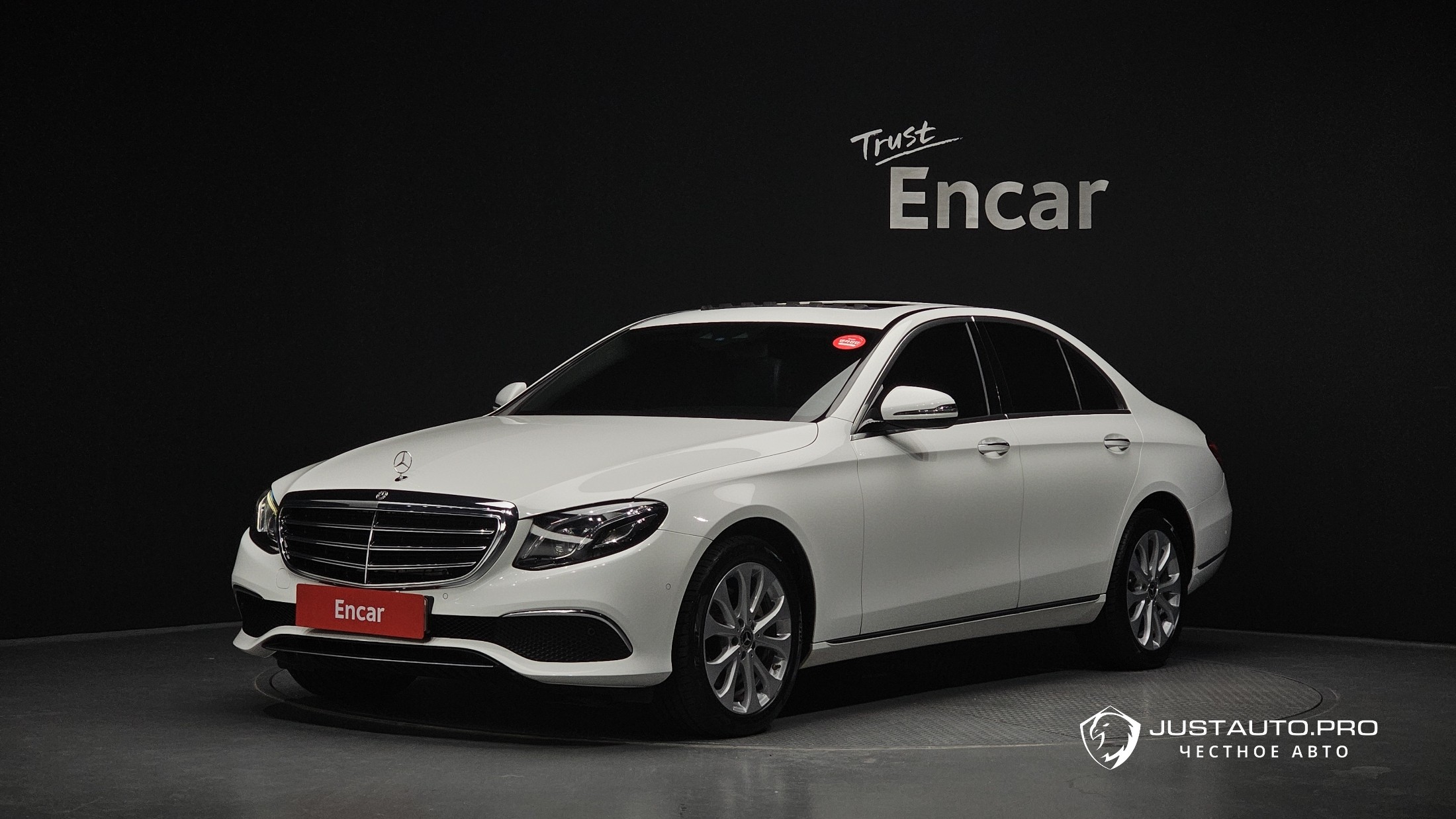 Автомобиль Mercedes-Benz E-Class