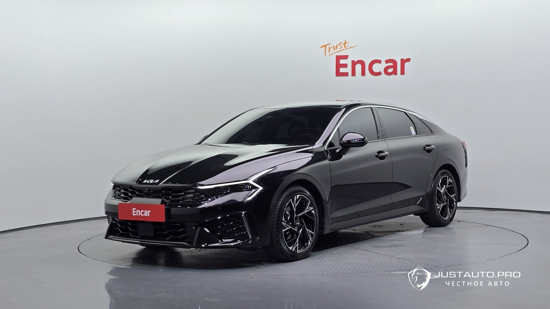 Автомобиль Kia K5