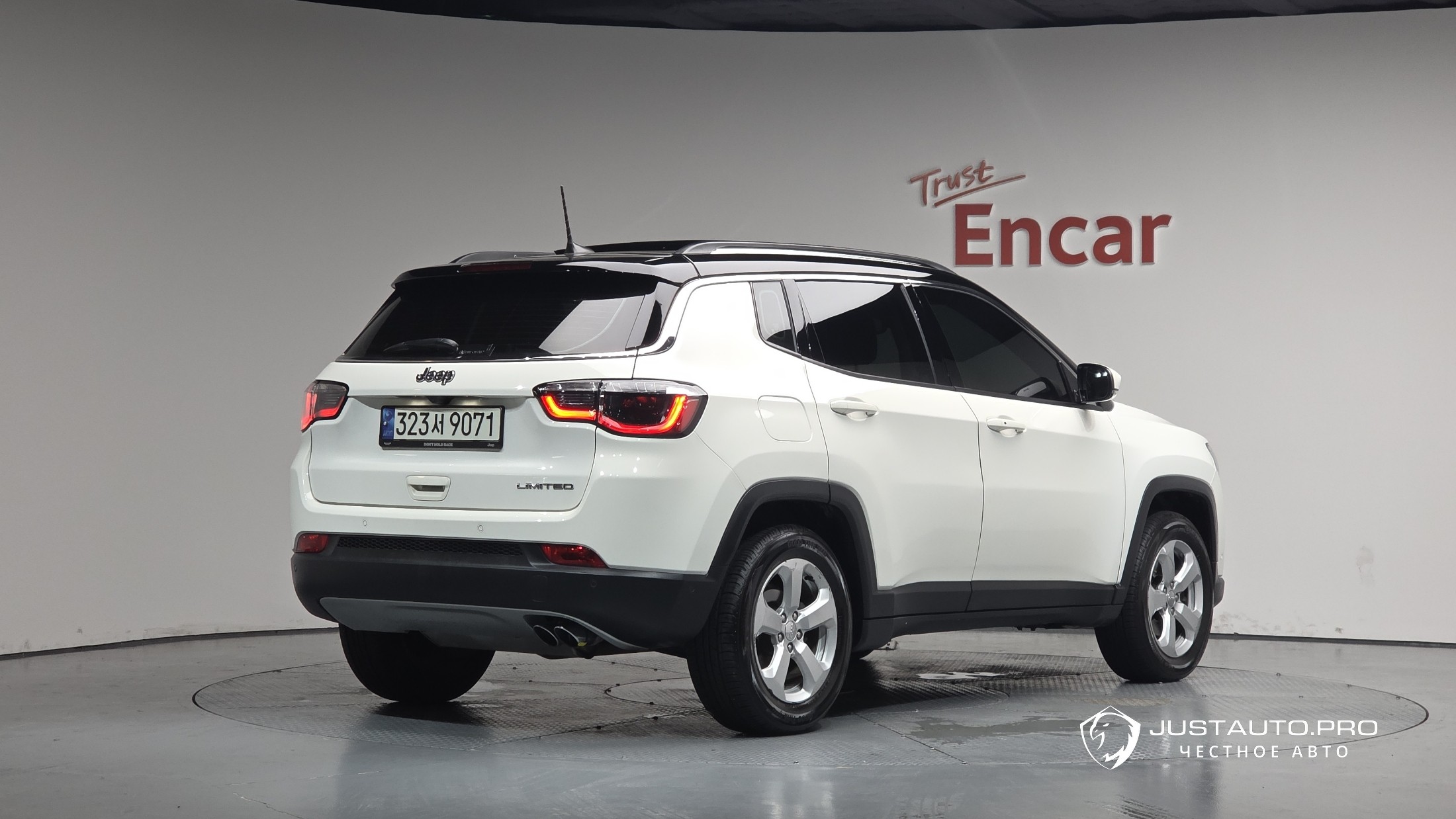 Автомобиль Jeep Compass