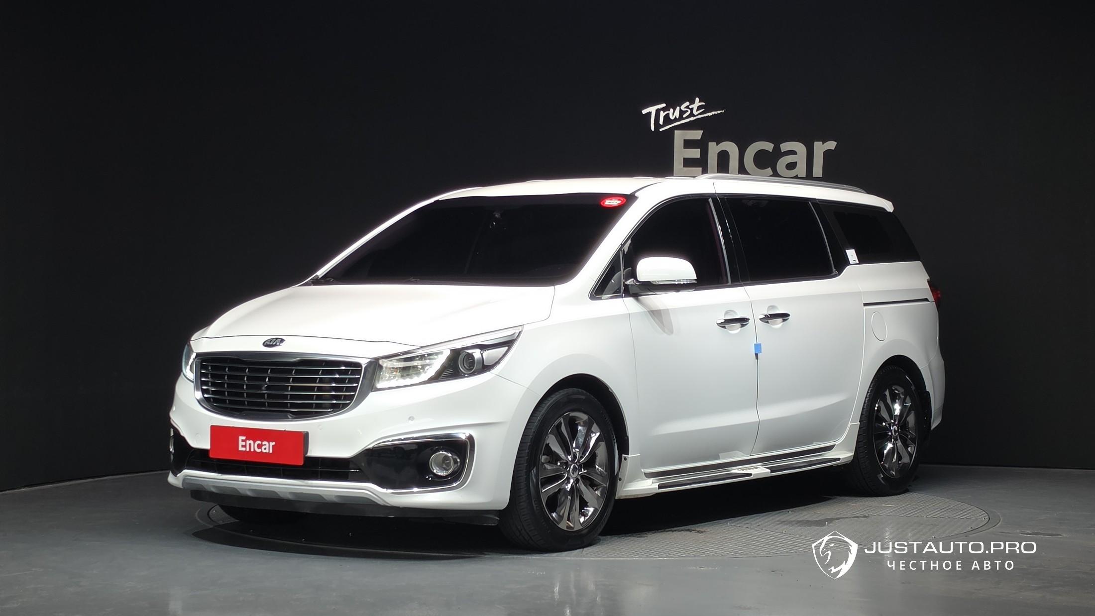 Автомобиль Kia Canival