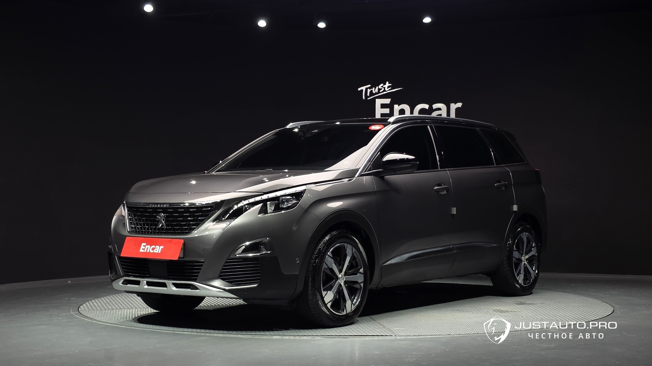 Автомобиль Peugeot 5008