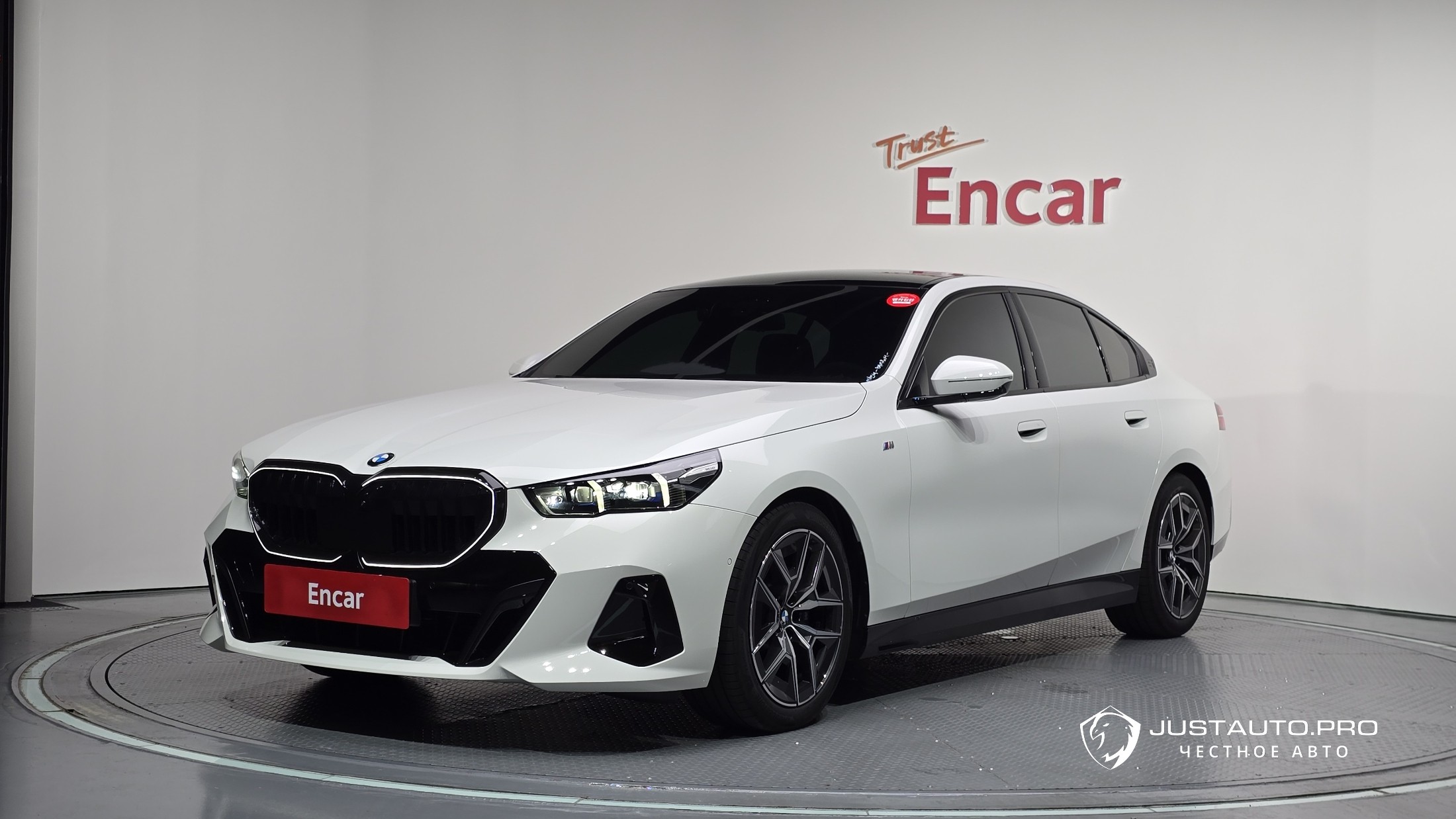 Автомобиль BMW 5-Series