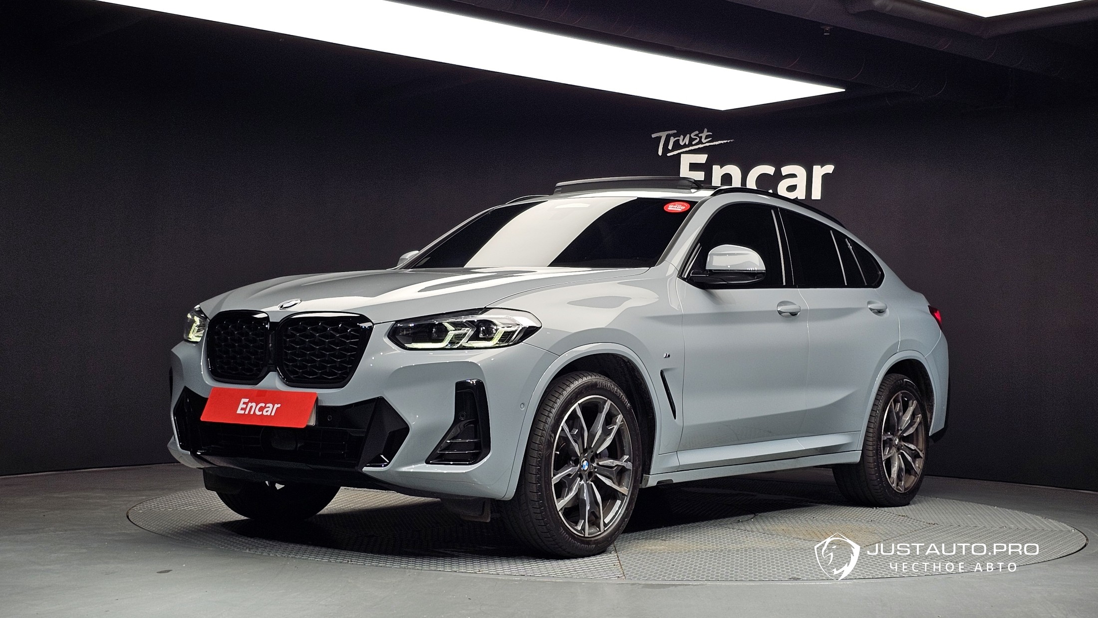 Автомобиль BMW X4