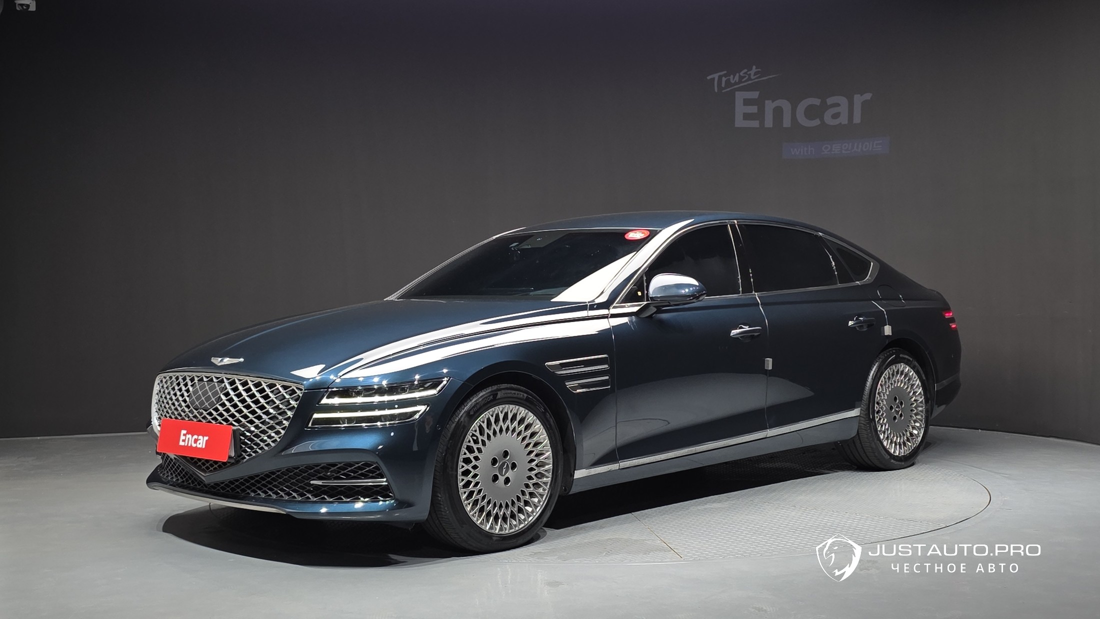 Автомобиль Genesis G80