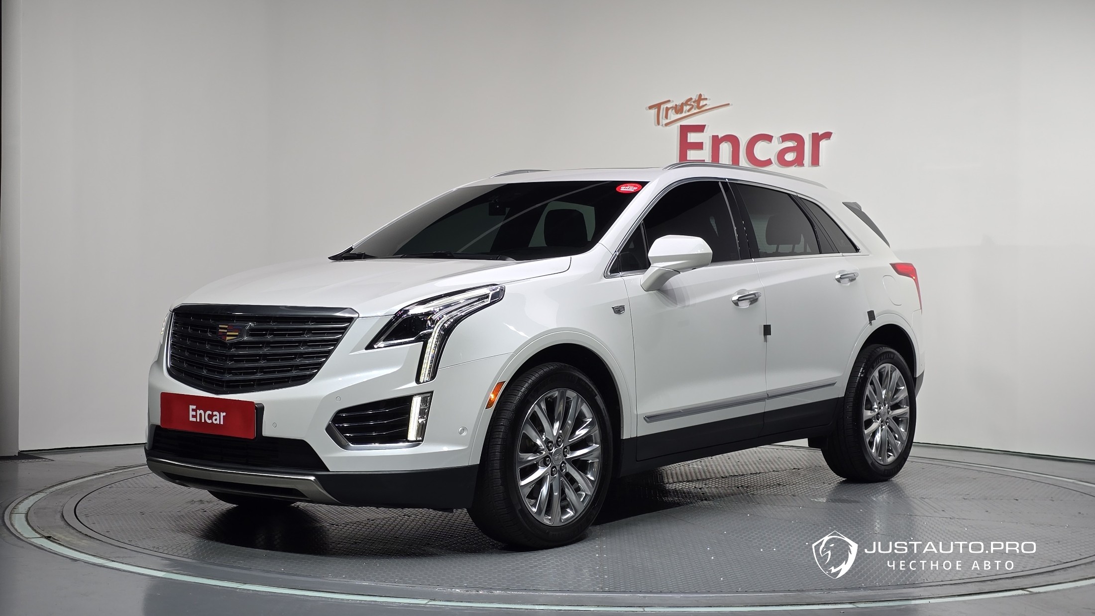 Автомобиль Cadillac XT5