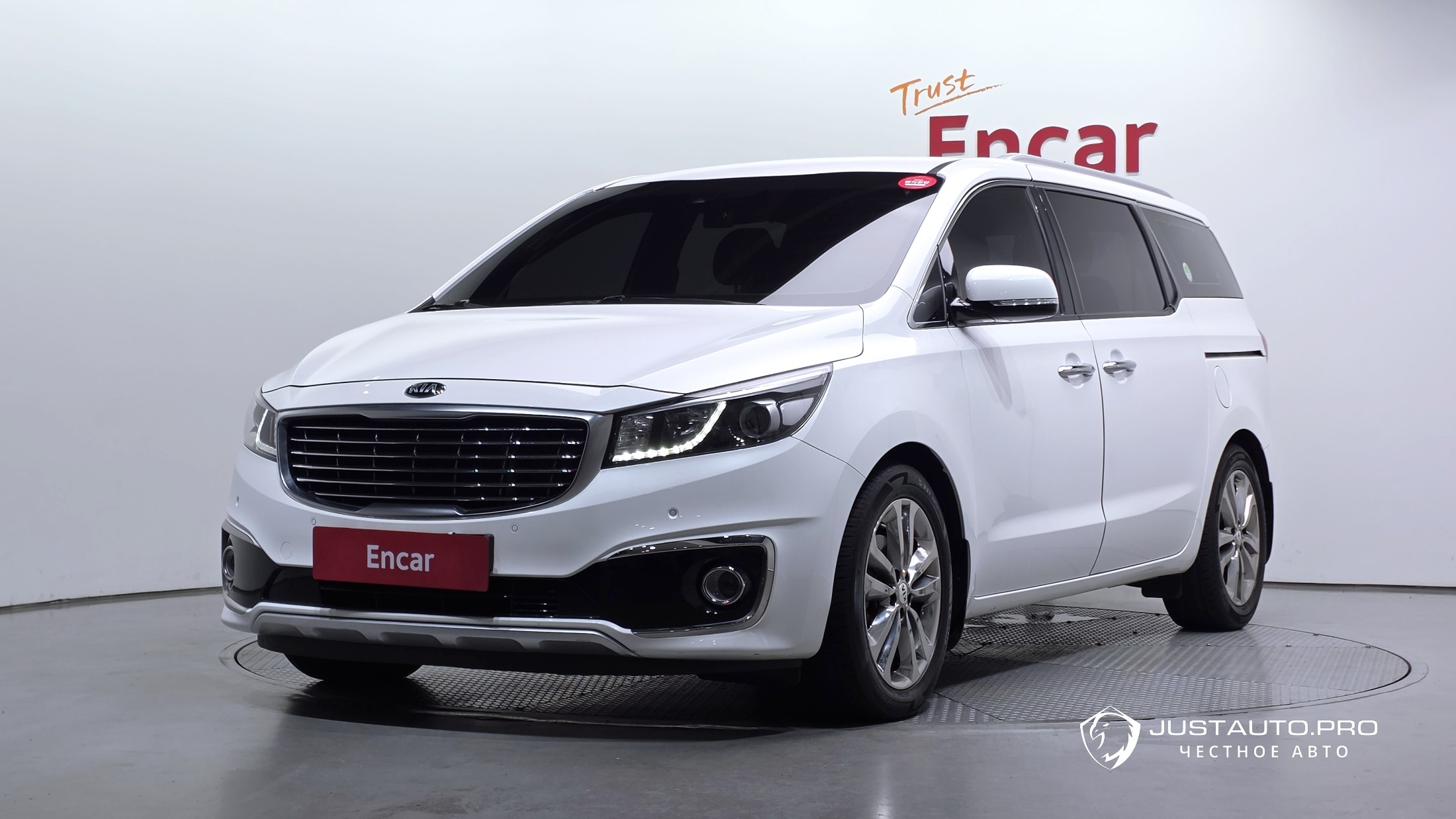 Автомобиль Kia Canival