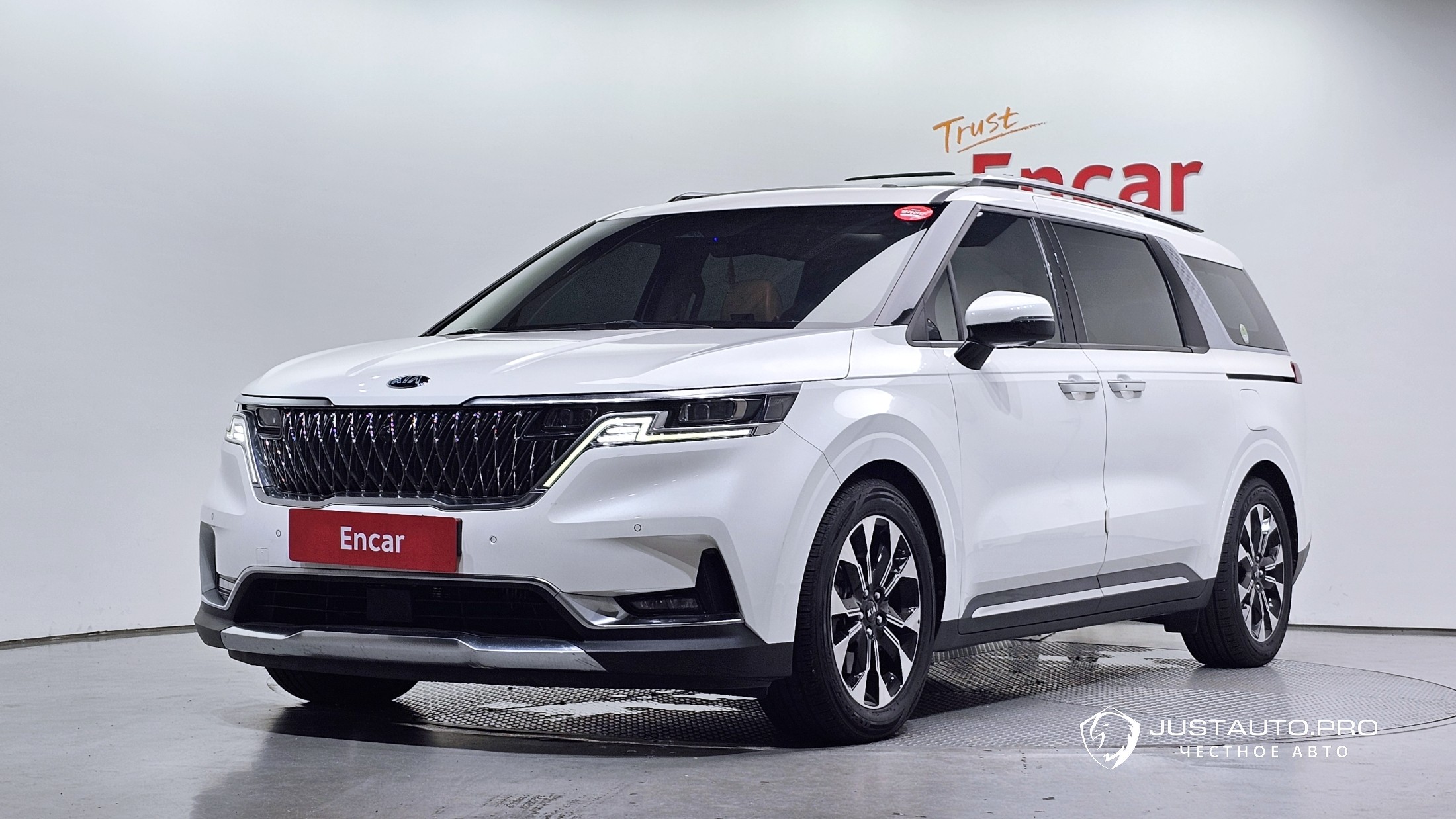 Автомобиль Kia Canival